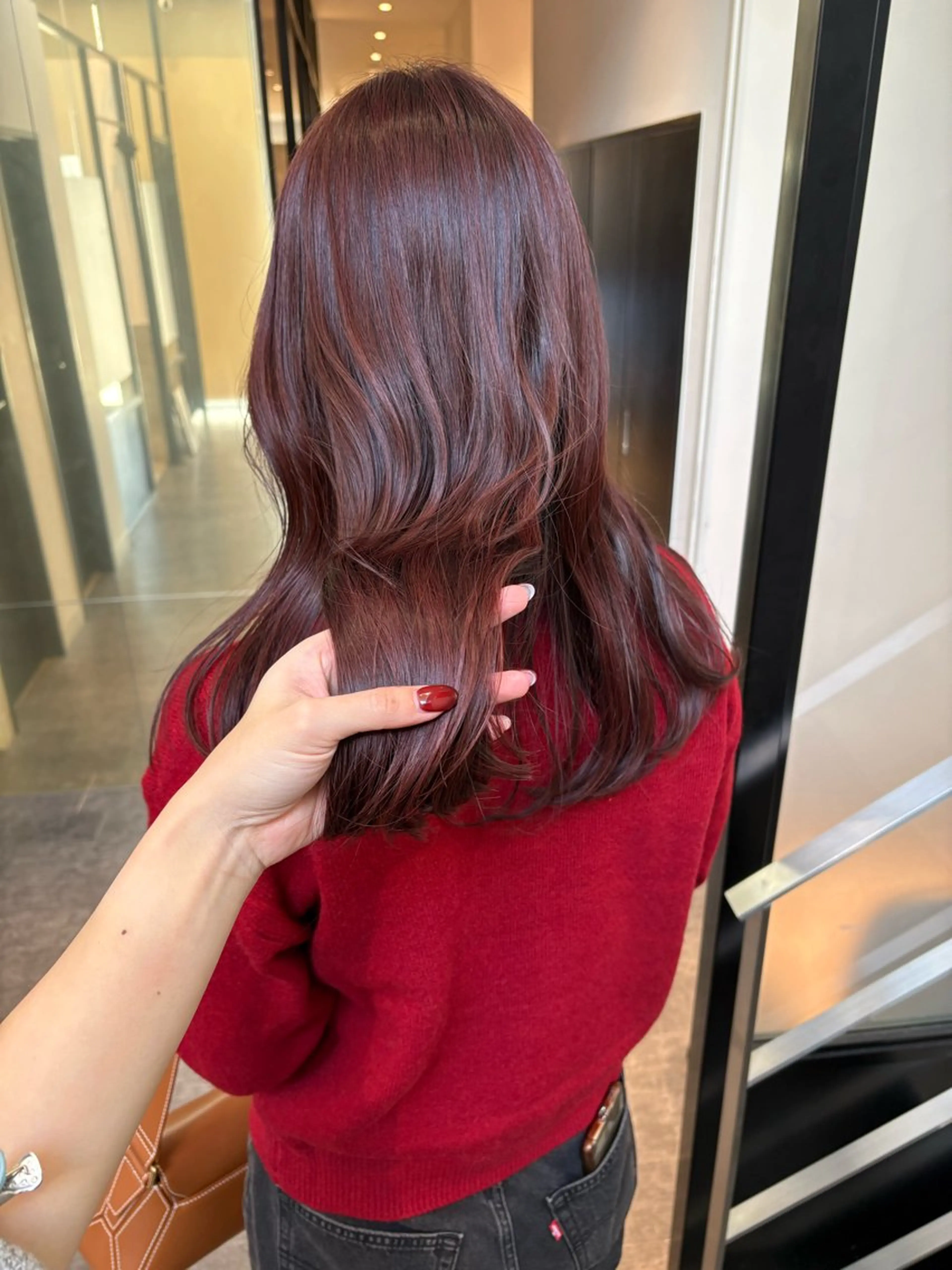 セミロング ヘアカラー mao | 柔らか艶カラー🫧のヘアスタイル