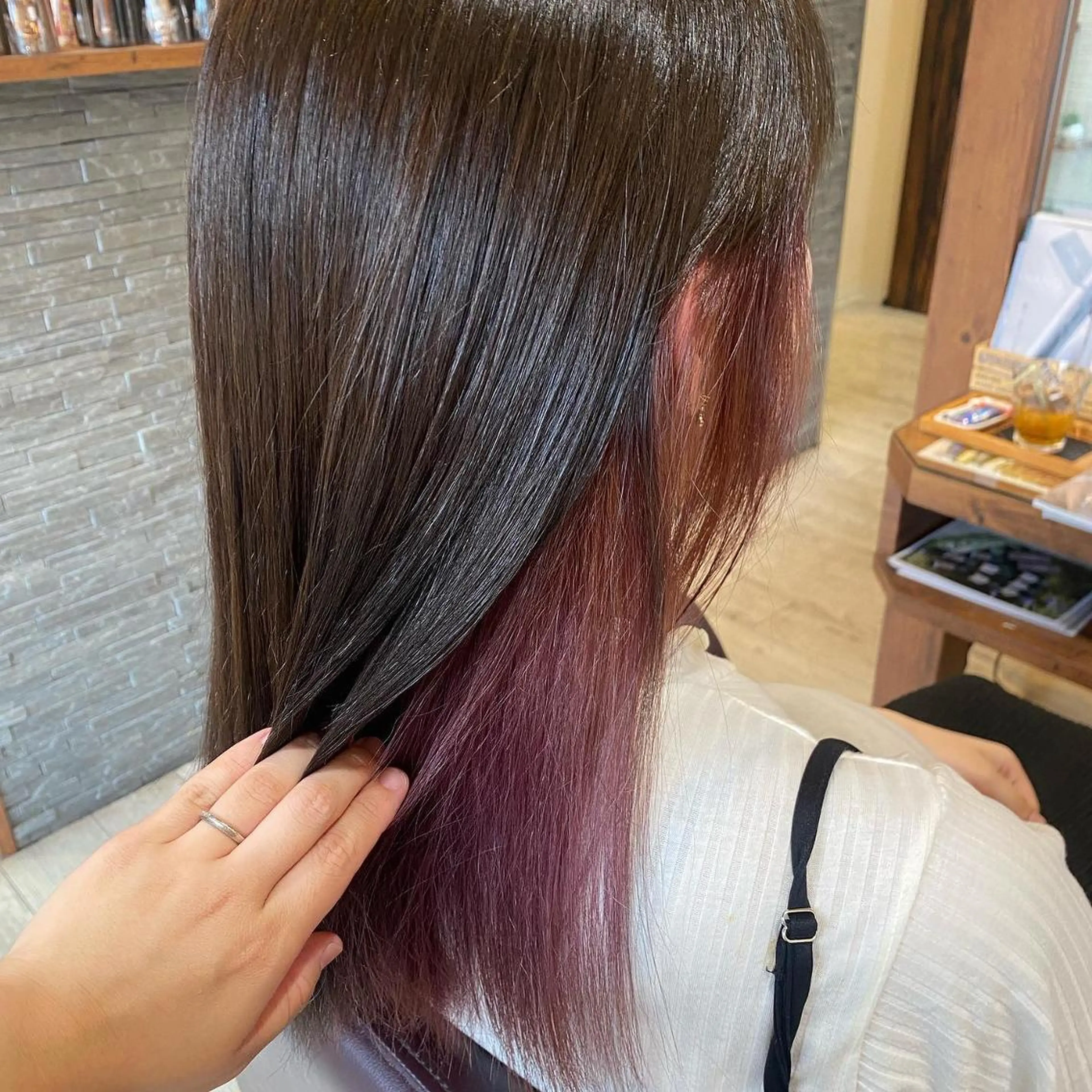 セミロング 加藤 実穂のヘアスタイル