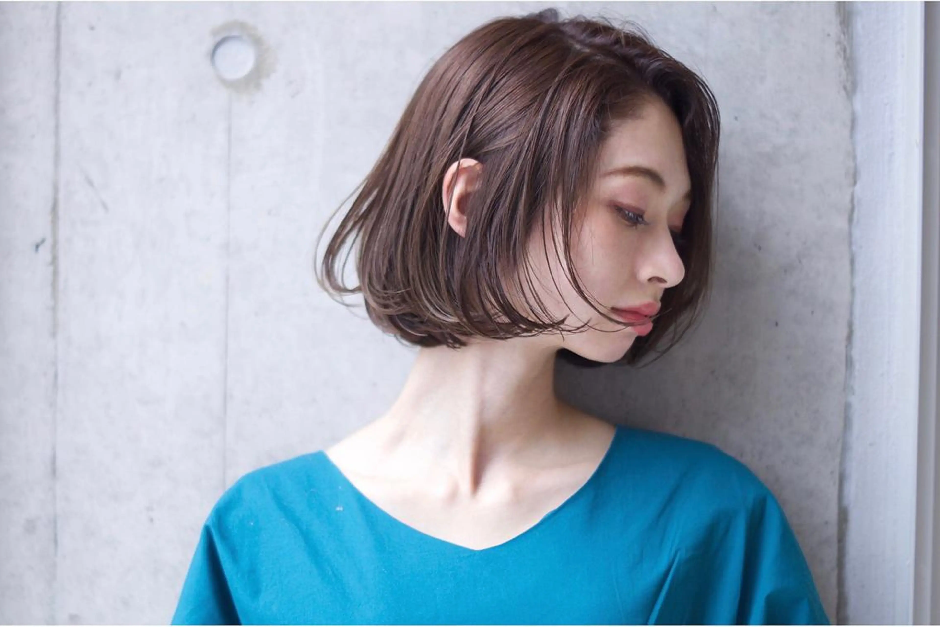 ショート カラー コバヤシ リョウのヘアスタイル