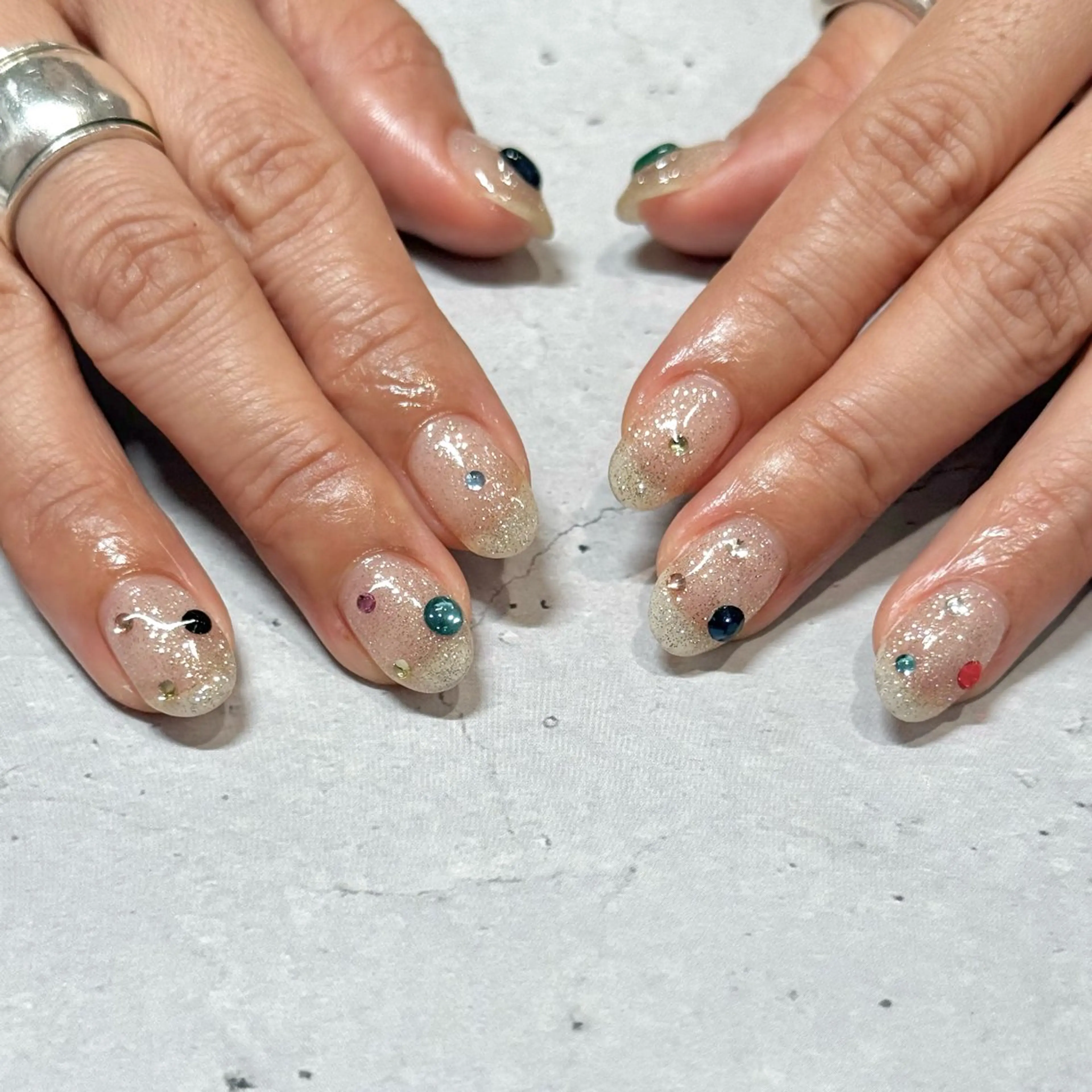 ネイル ハンドネイル chika .のネイルデザイン