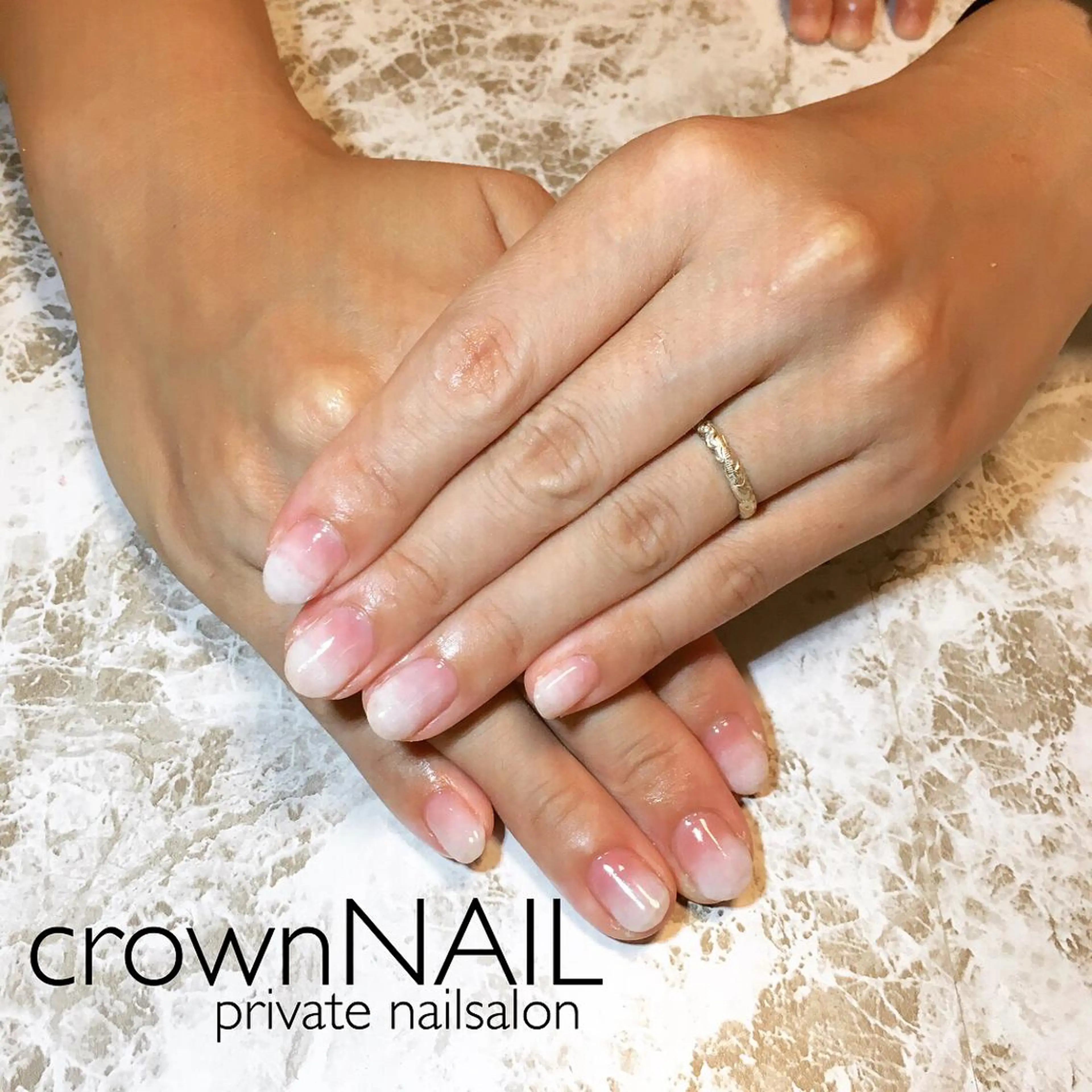 ネイル グラデーション ホワイト ensowa✱laf NAILのネイルデザイン