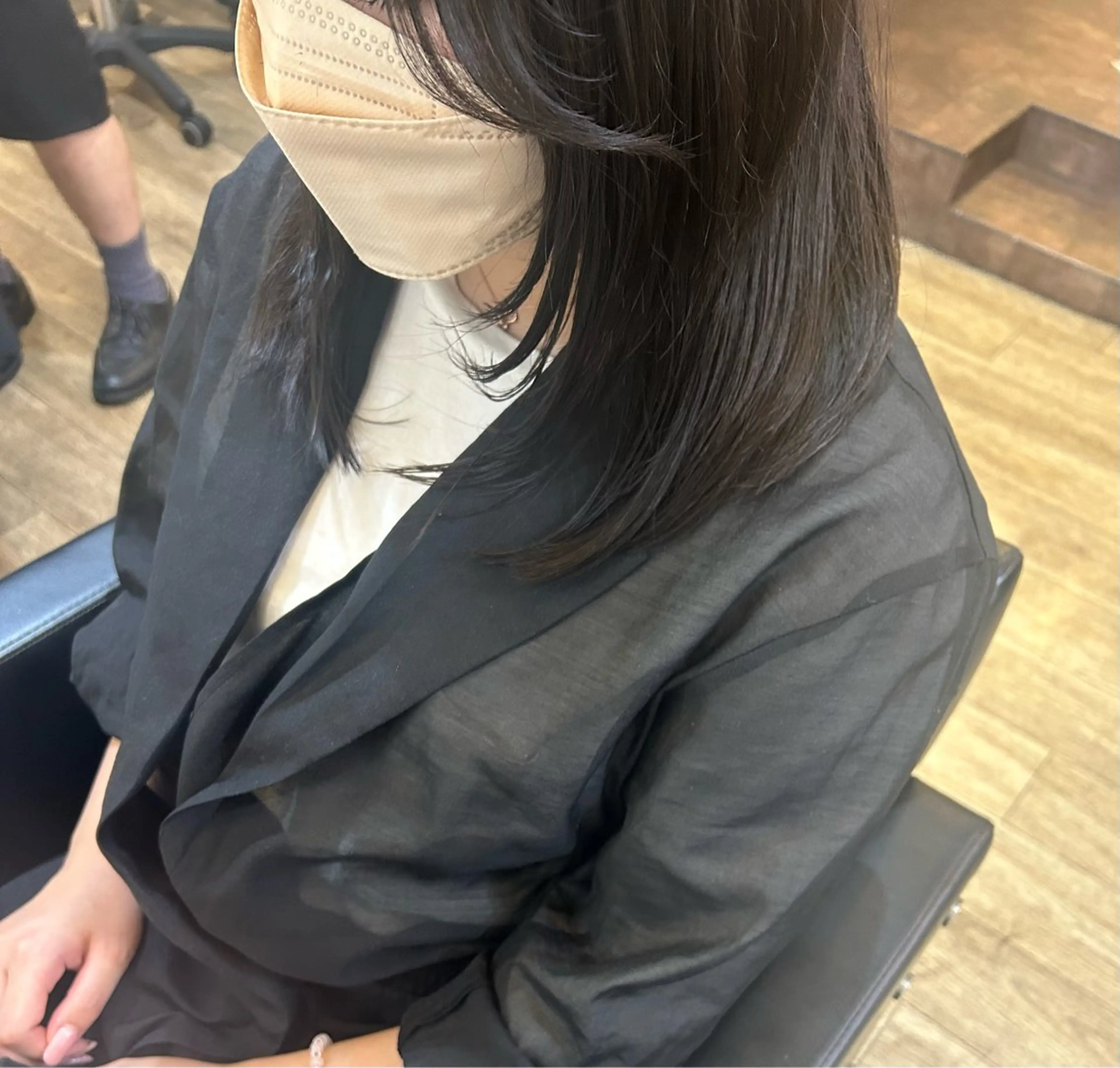 ミディアム ボブ くびれヘア 顔まわりレイヤー 顔周りカット 韓国風ヘア ブリーチなしベージュ /ヘアセット/ミユのヘアスタイル