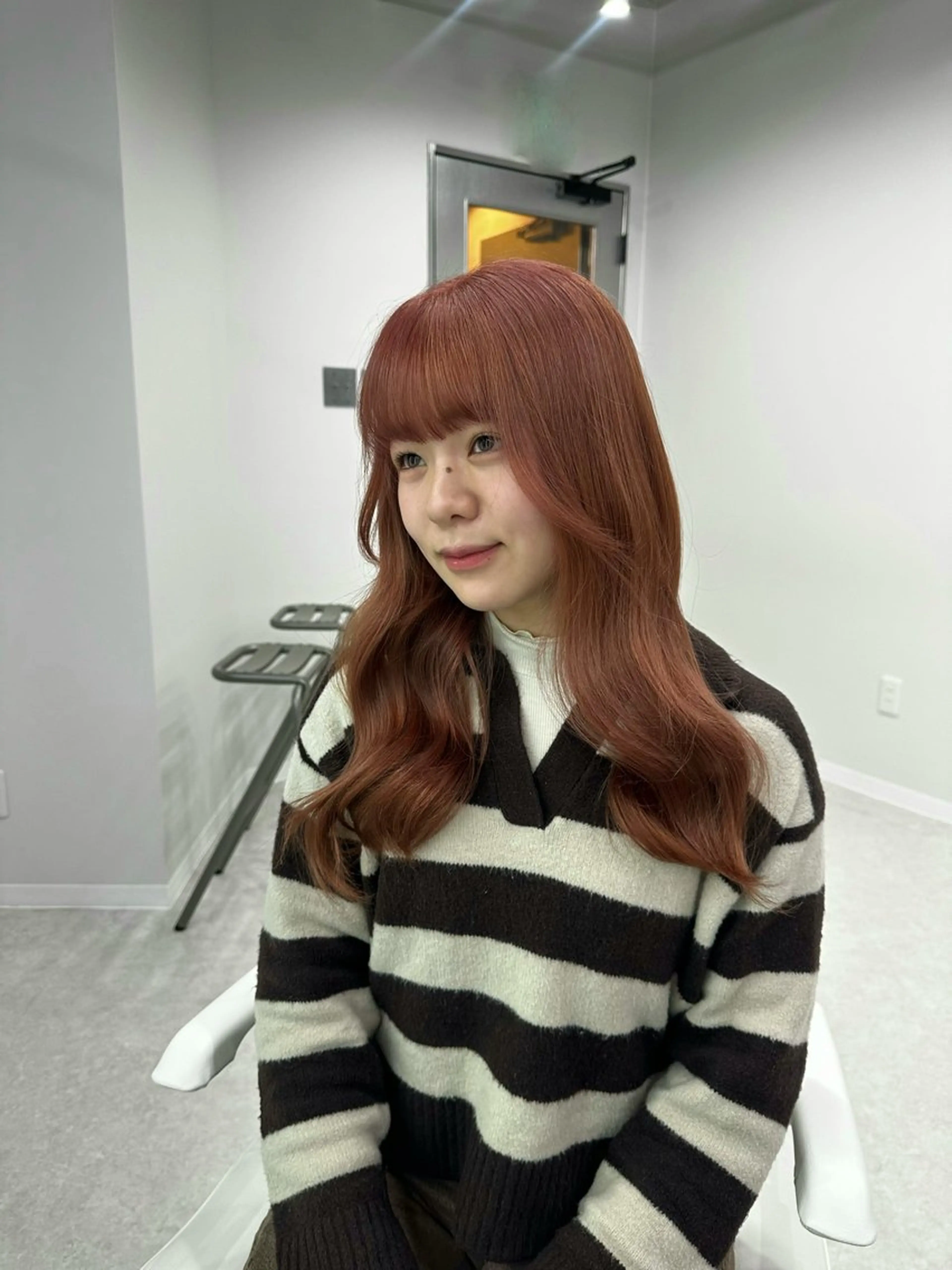 セミロング タマシロカリン 艶カラー/レイヤーのヘアスタイル