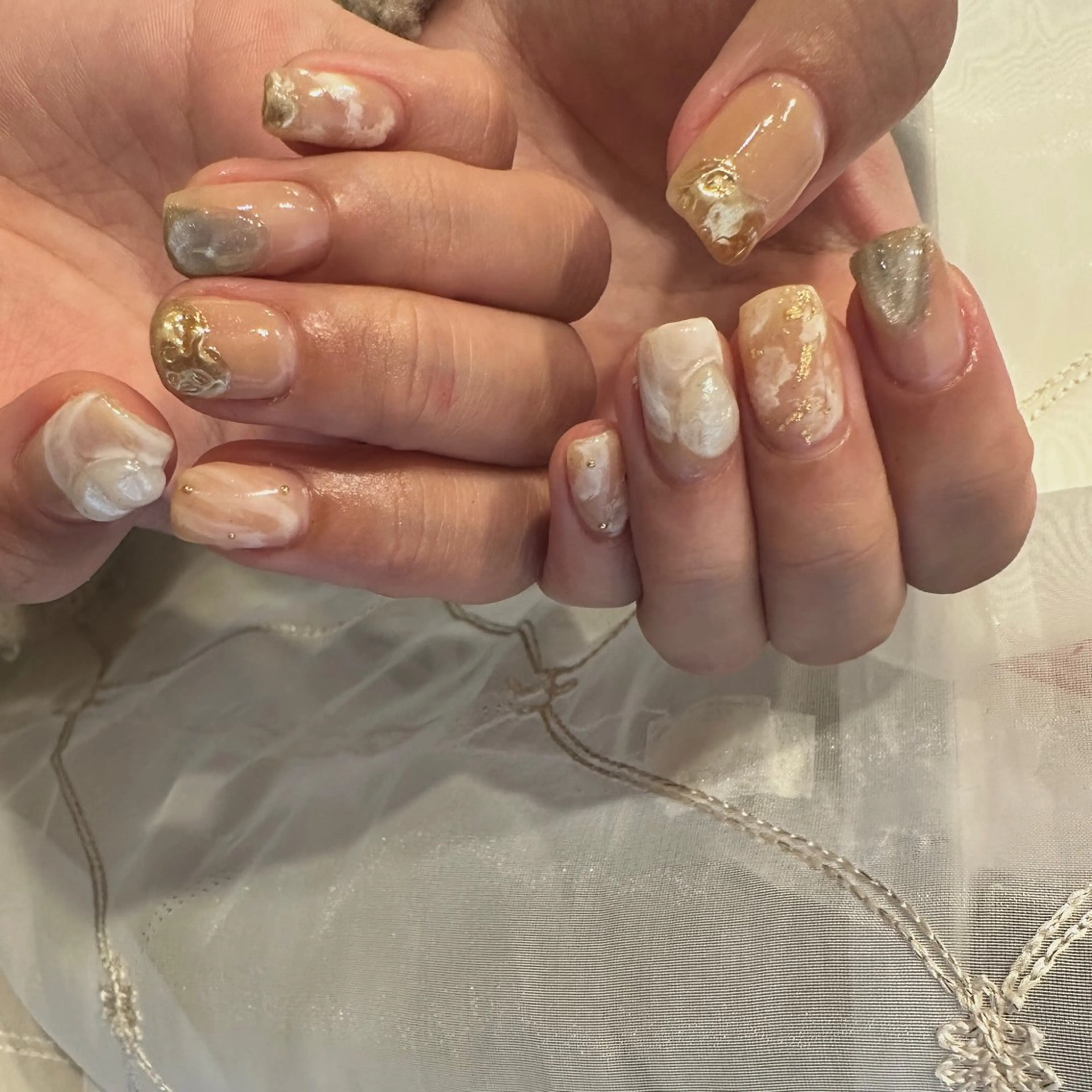 ネイル ブラウン ゴールド マグネットネイル ミラーネイル 持ち込み ハンドネイル private. nailsalonのネイルデザイン