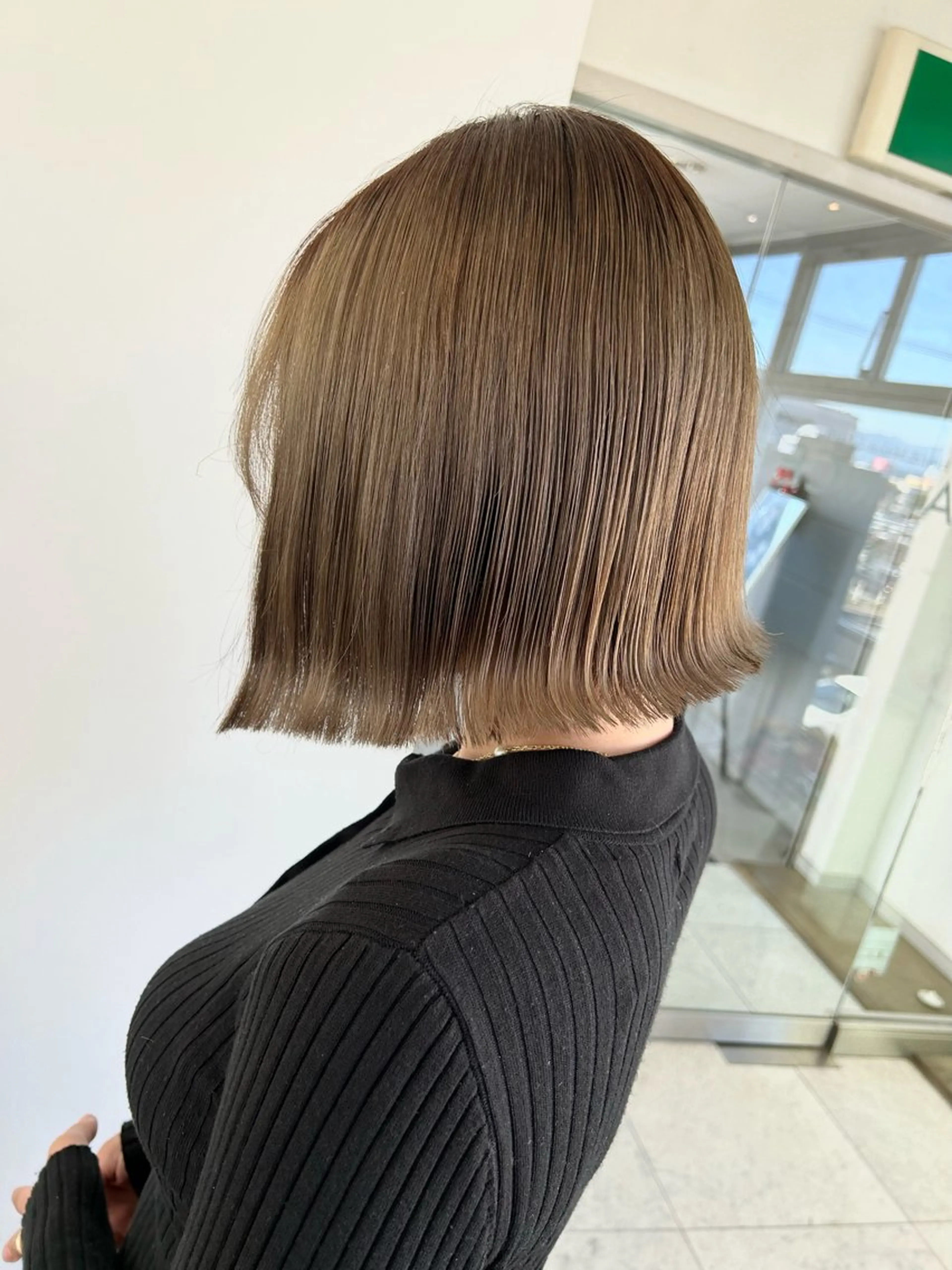 ミディアム 小澤 志穂のヘアスタイル