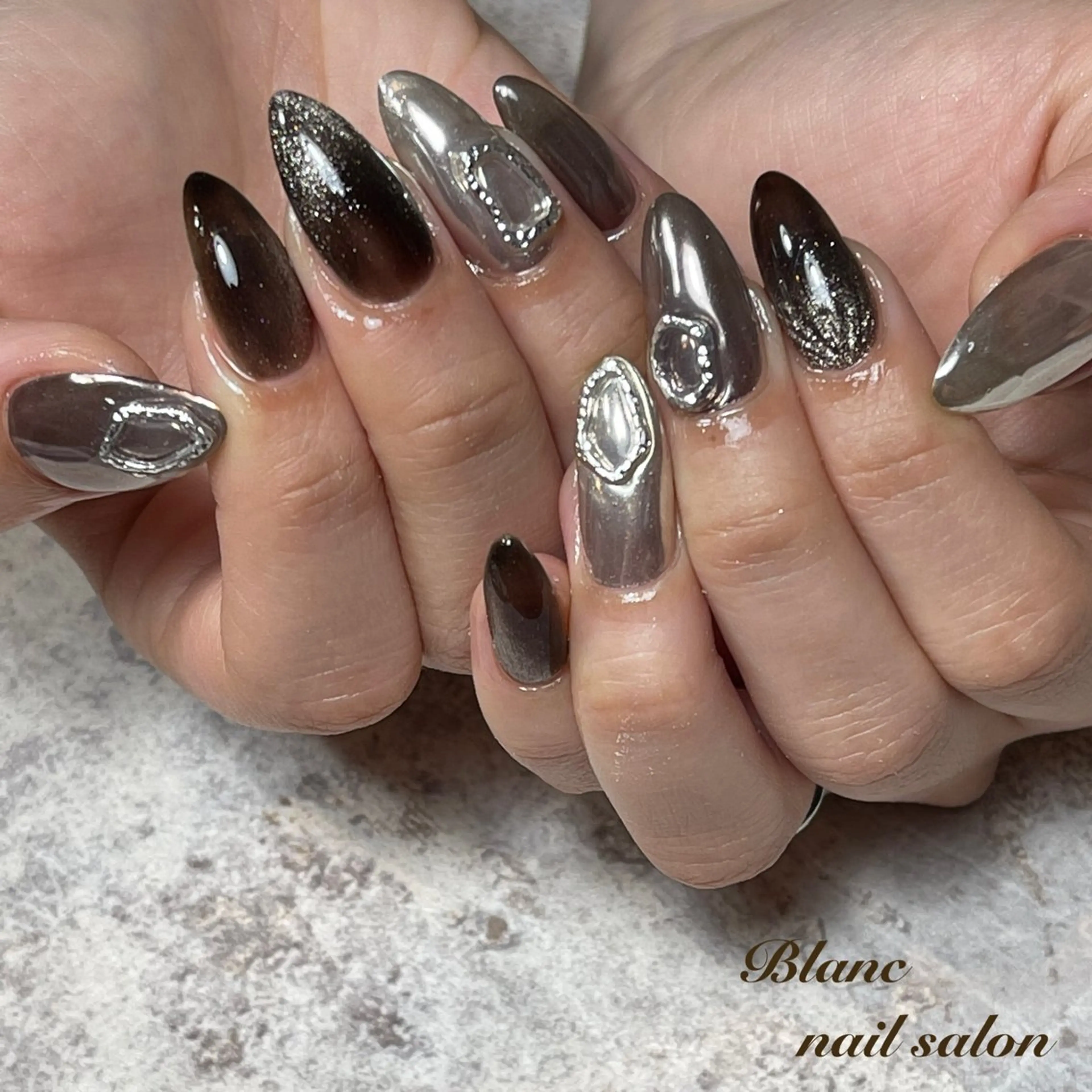 ミディアム ハンドネイル Blanc ブランのネイルデザイン