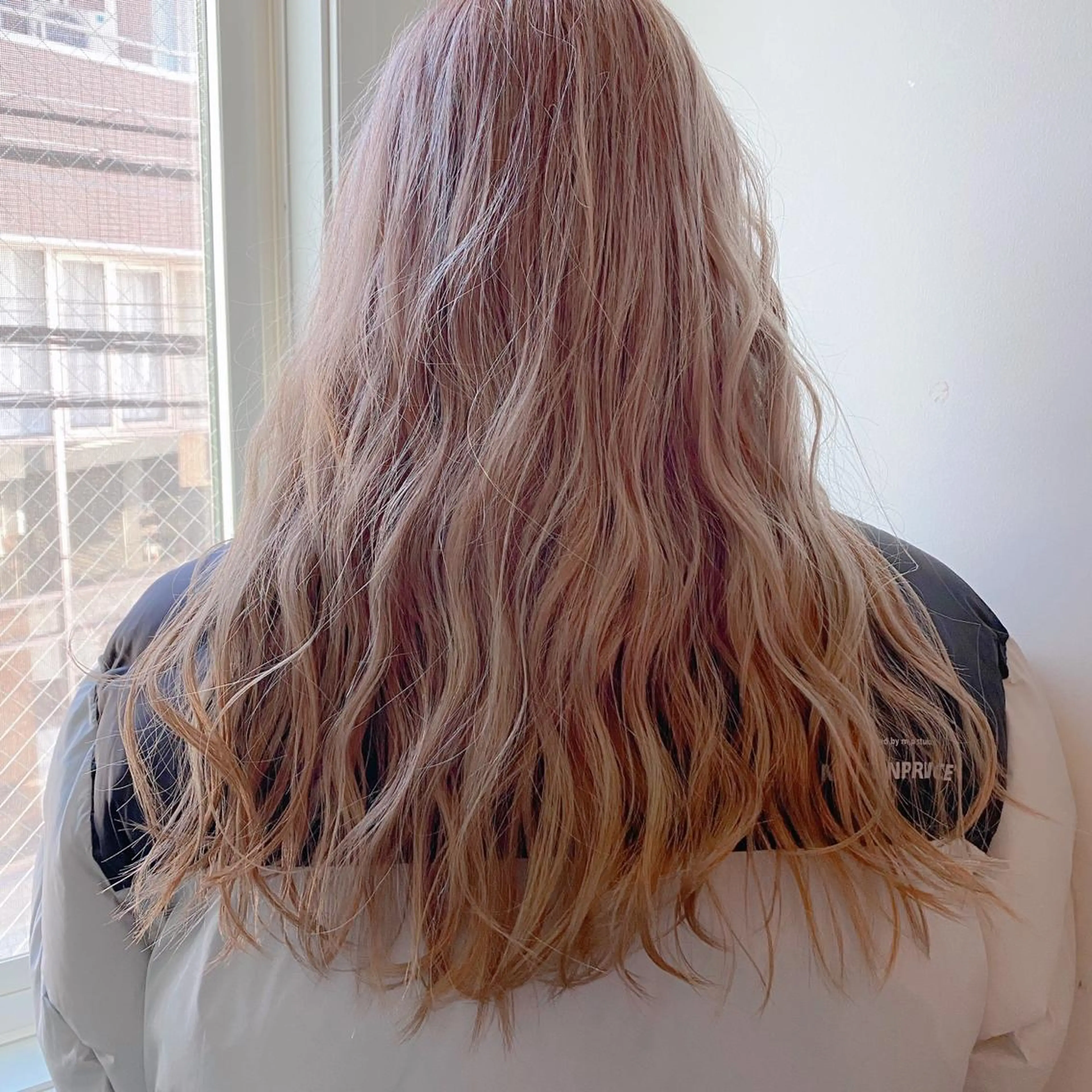 ロング カラー 美髪ストレート 川本雄己のヘアスタイル