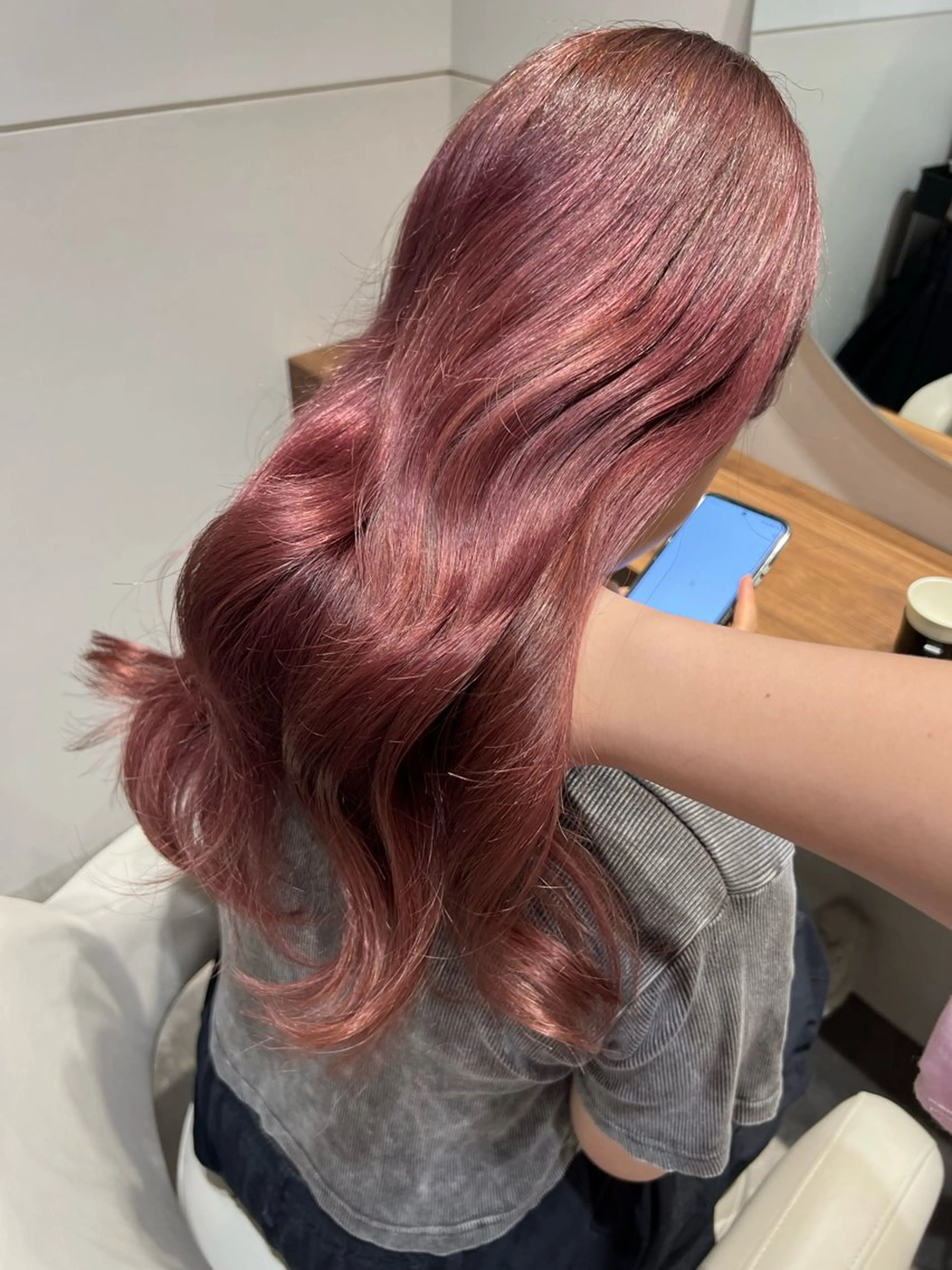ロング カラー ベージュカラー ピンクカラー ピンクベージュ ヘアカラー トリートメント オタク特化美容師💟 チバコナツのヘアスタイル