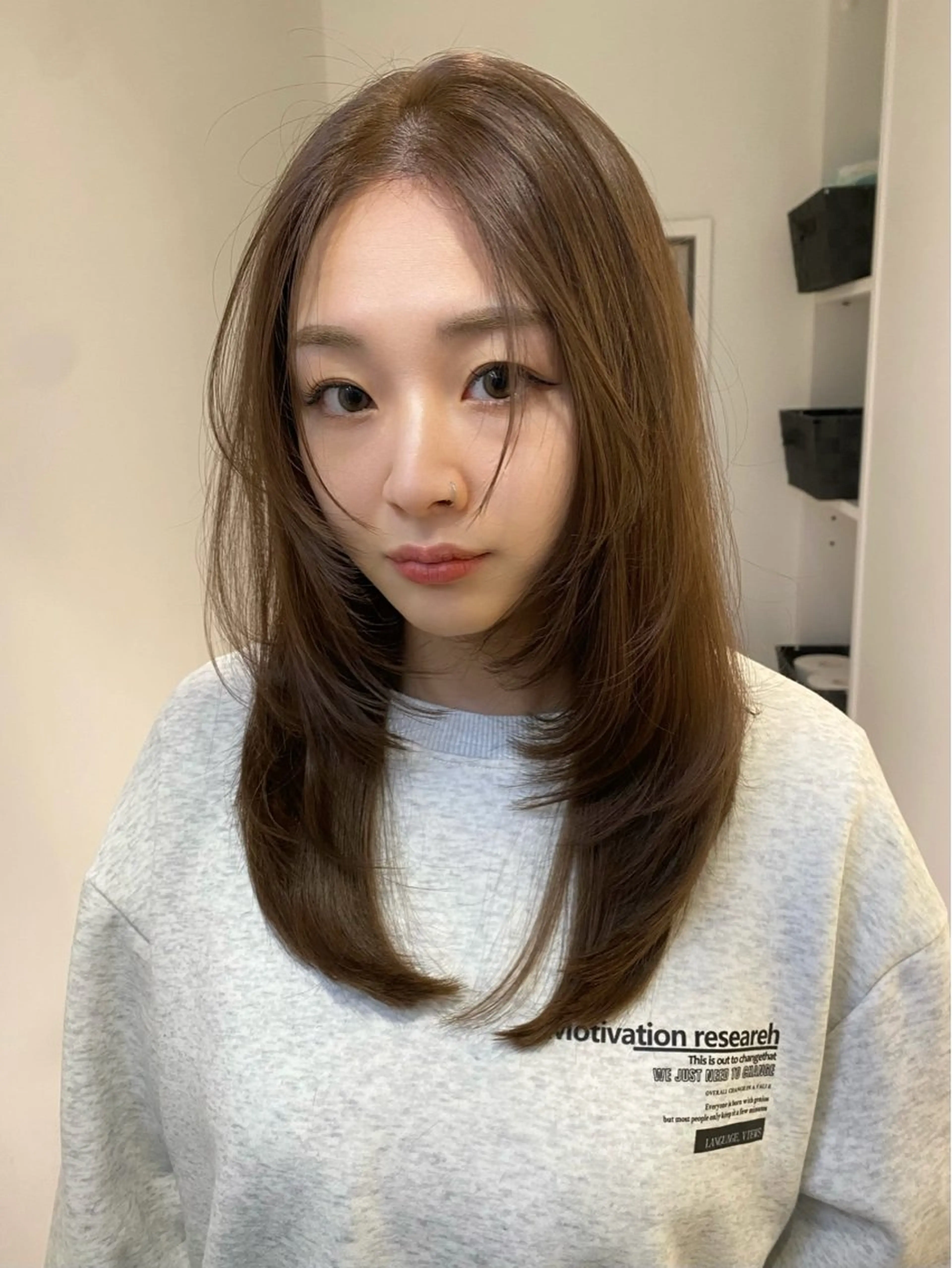 セミロング カラー 透明感カラー 福田 花音のヘアスタイル