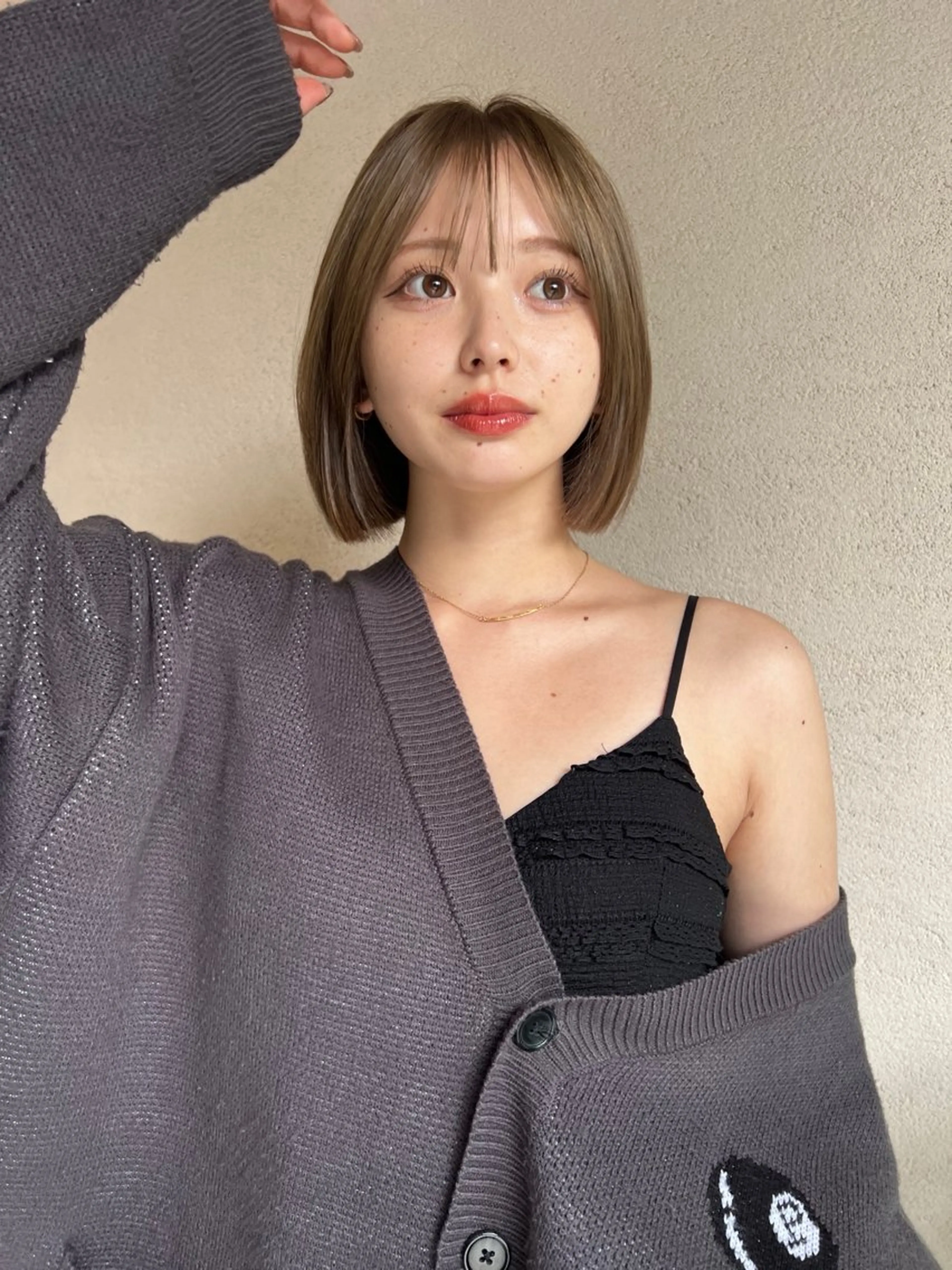 ショート カラー ベージュカラー ブリーチ 透明感カラー ブリーチなしカラー ボブ カット ヘアカラー トリートメント ボブ/レイヤーカット /表参道 yunaのヘアスタイル