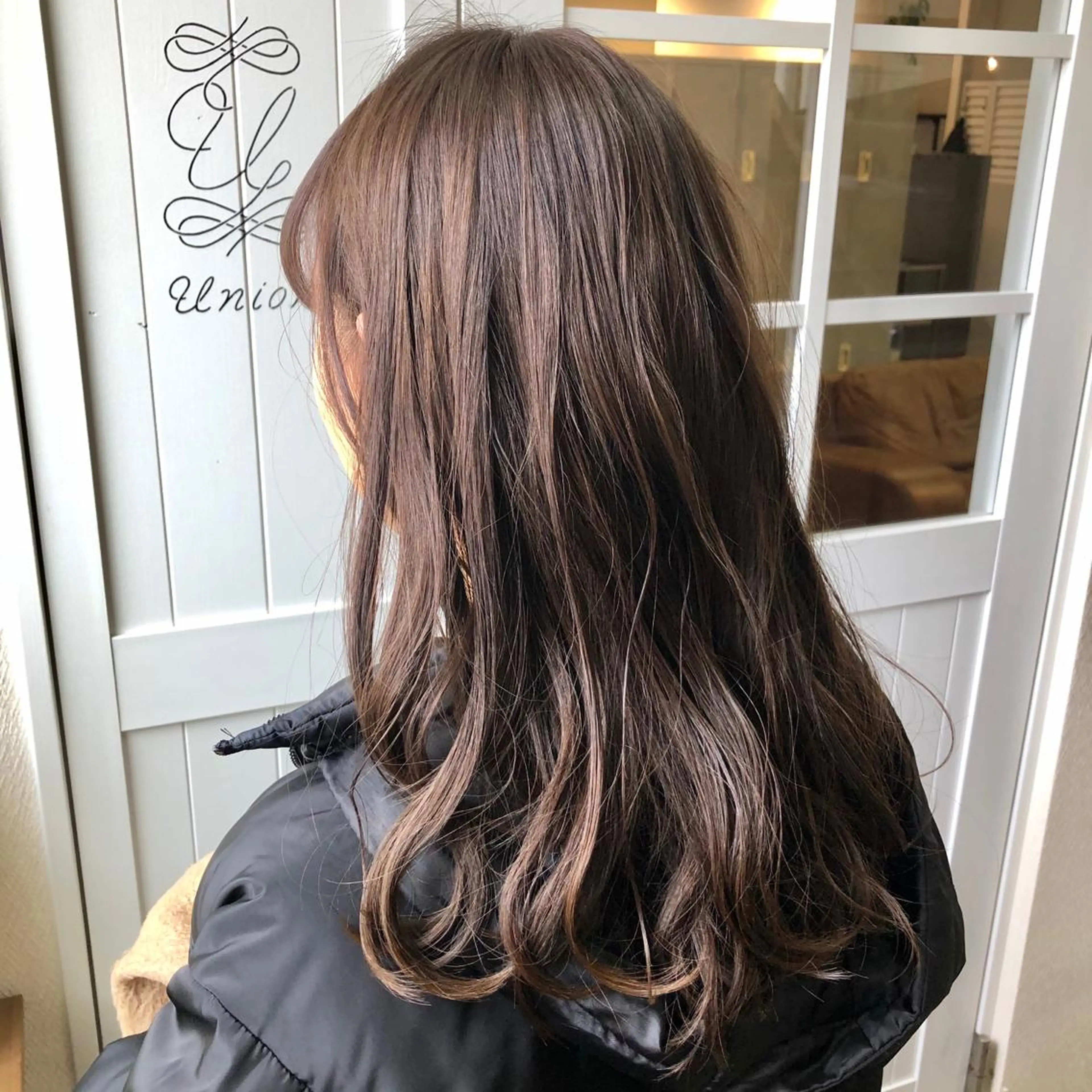 ロング カラー ベージュカラー ブリーチ 透明感カラー ハイトーンカラー ミルクティーベージュ 江上拓郎/ショート /酸性ストレートのヘアスタイル