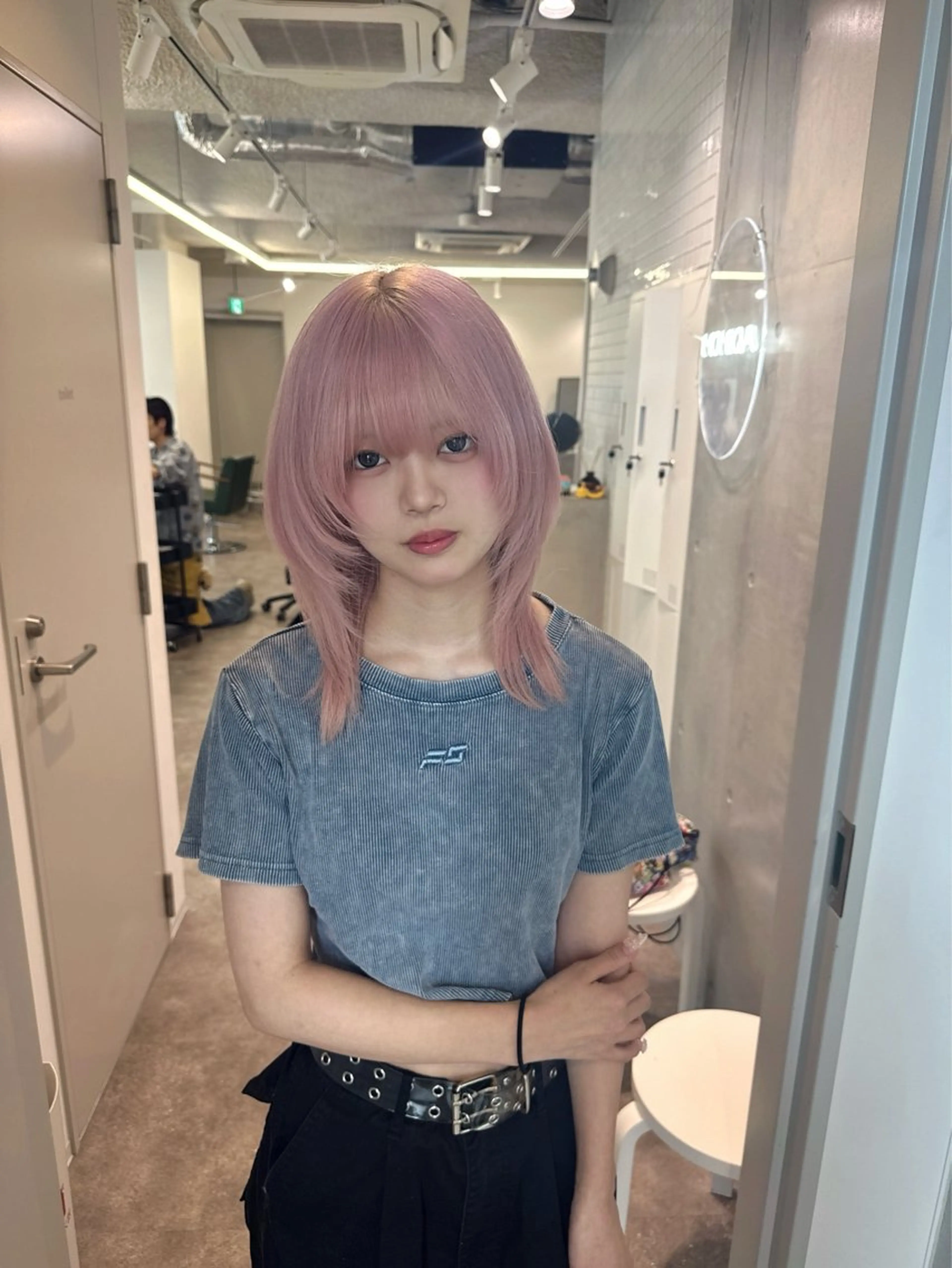 ミディアム ヘアカラー ハイトーン/ピンク カラー/めい🎀のヘアスタイル