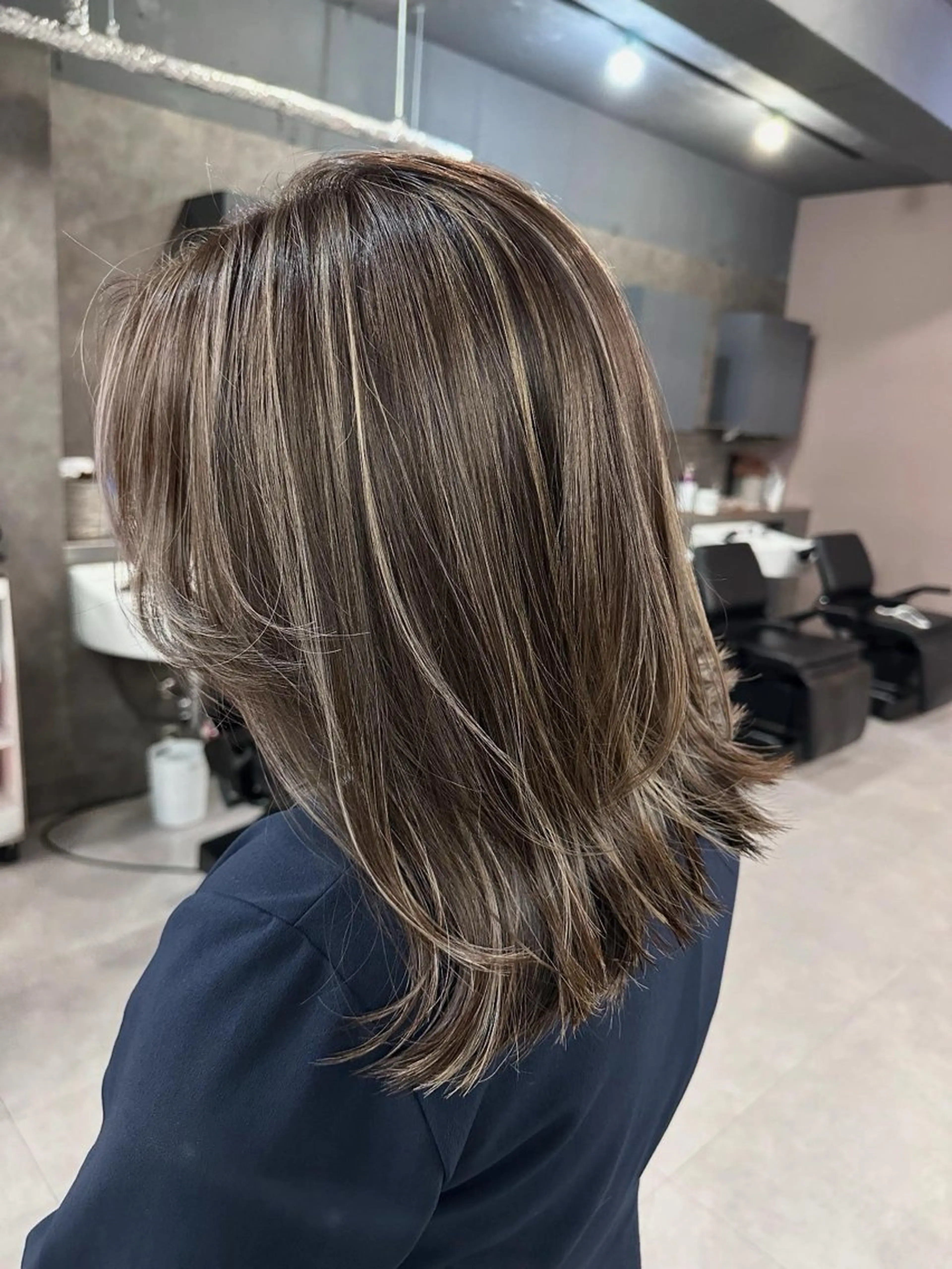 ミディアム カット ヘアカラー Ruika/海外ヘア /レイヤーカットのヘアスタイル