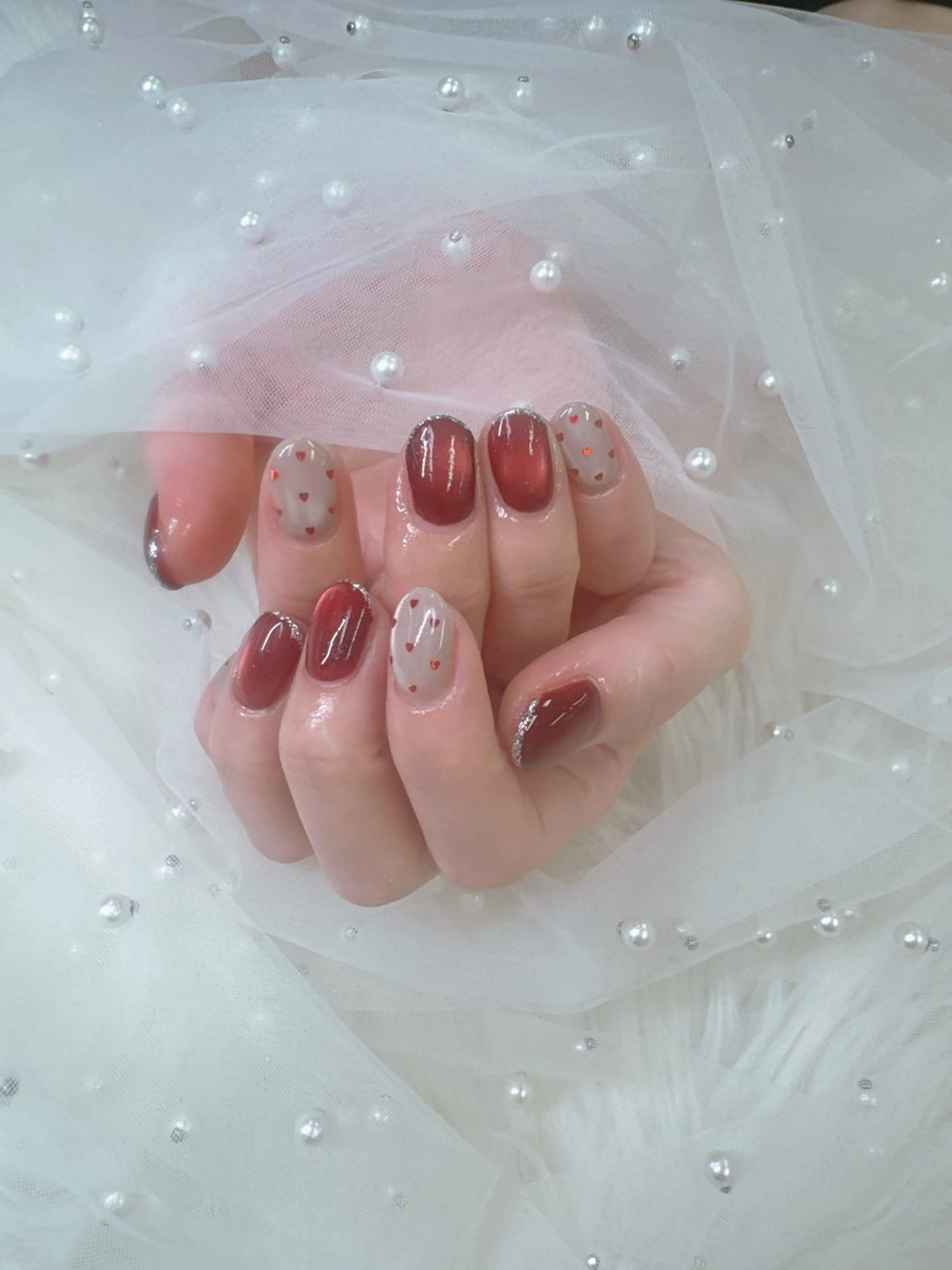 ネイル ボルドー ジェルネイル キラキラネイル ロングネイル マグネットネイル ハンドネイル Queeens nailのネイルデザイン