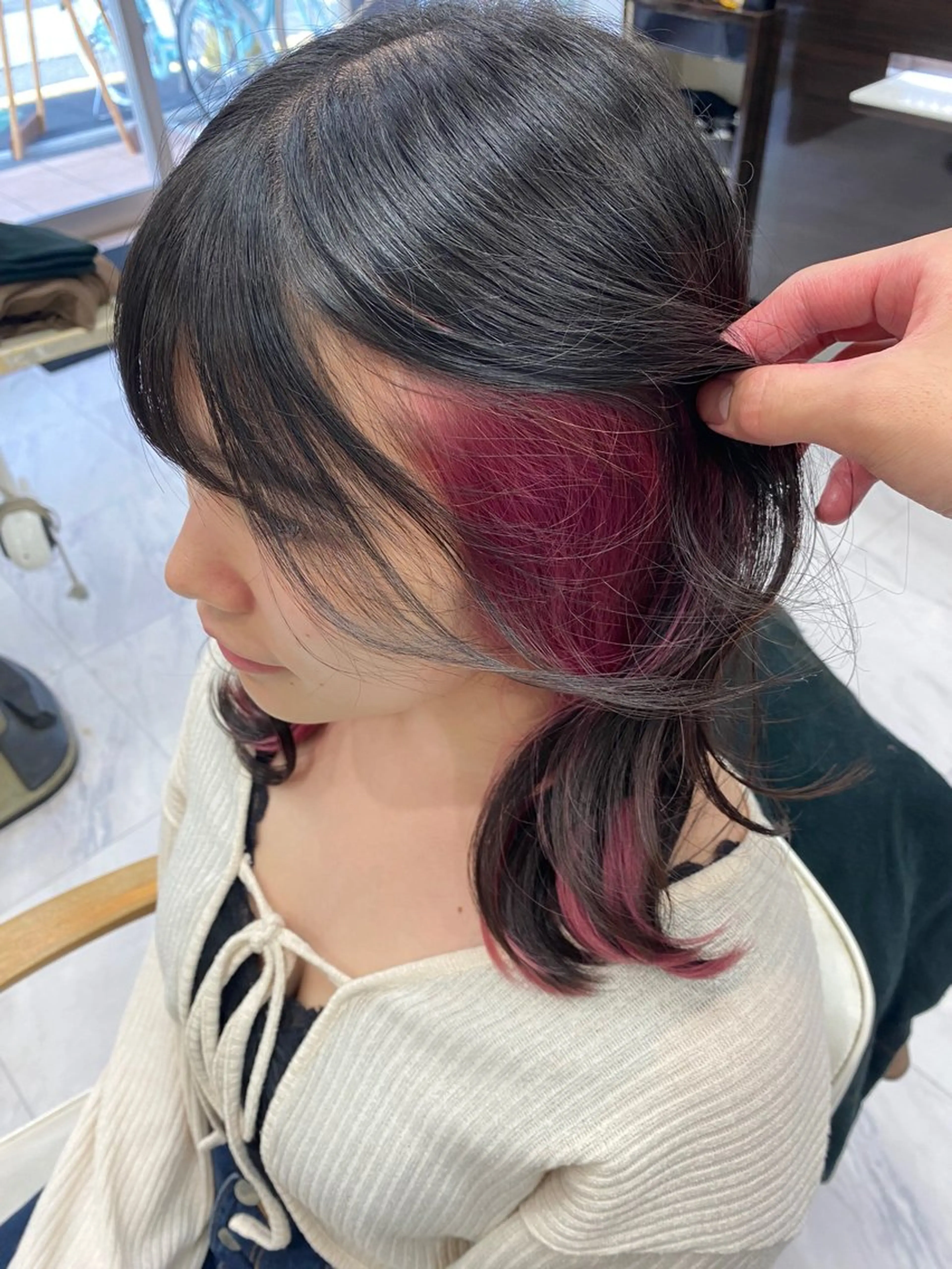 ミディアム カラー ヘアアレンジ ブリーチ デザインカラー ダブルカラー ハイトーンカラー インナーカラー ヘアカラー トリートメント 目黒 碧人のヘアスタイル