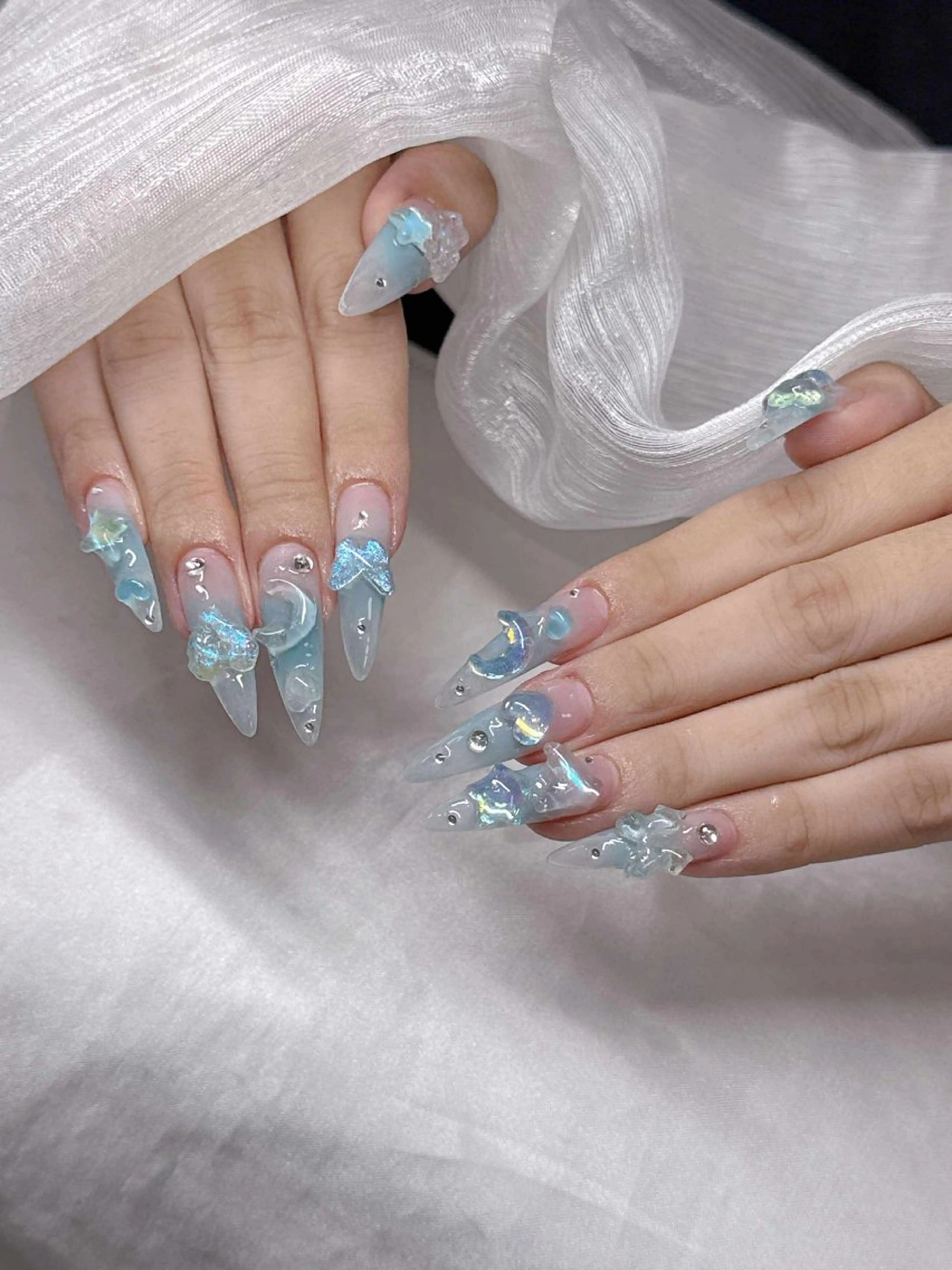 ネイル 長さ出し グラデーション 卒業式 キラキラネイル マグネットネイル ハンドネイル Lee Nailsのネイルデザイン