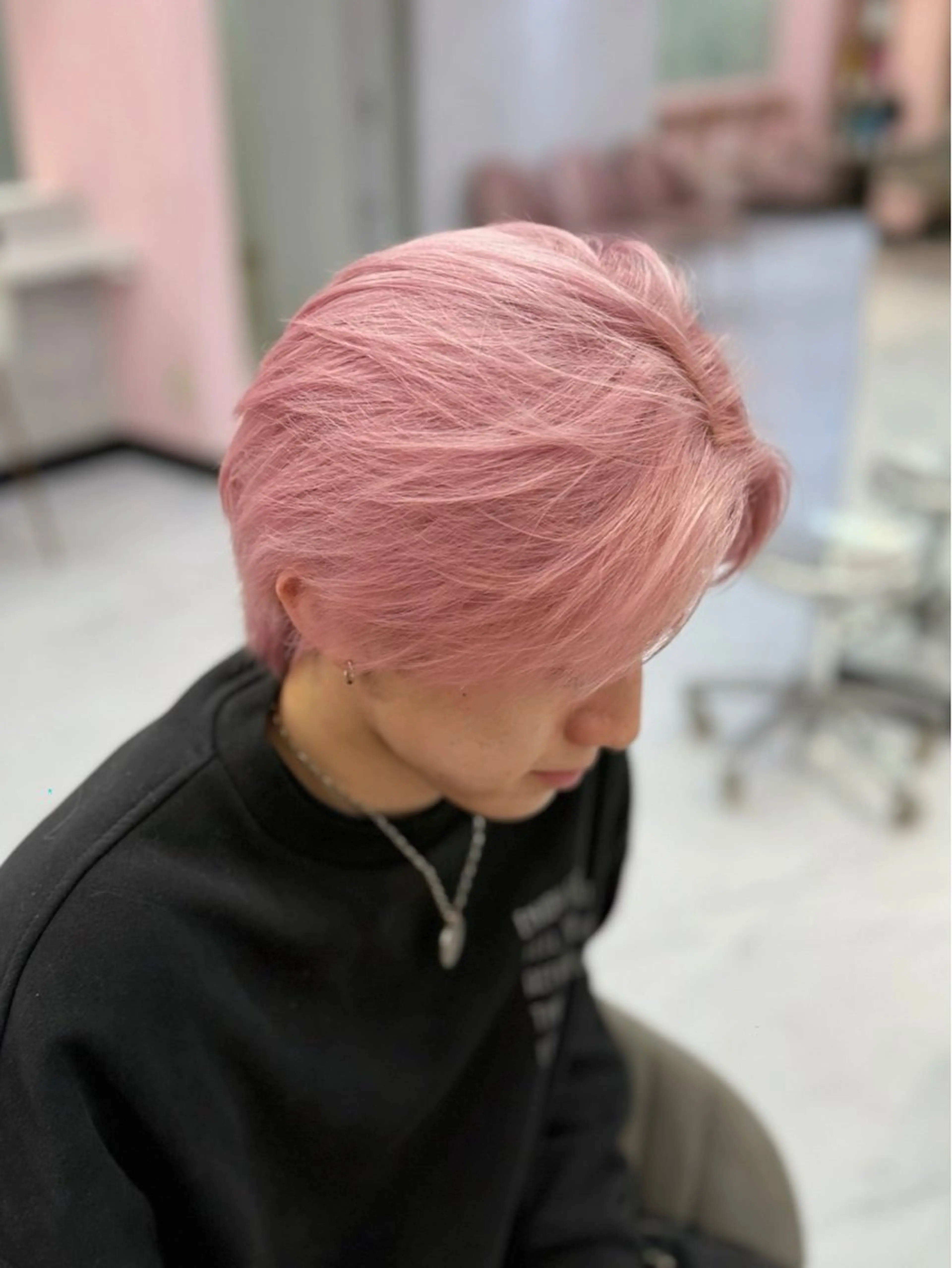 ショート ヘアカラー kai_ GEMのヘアスタイル