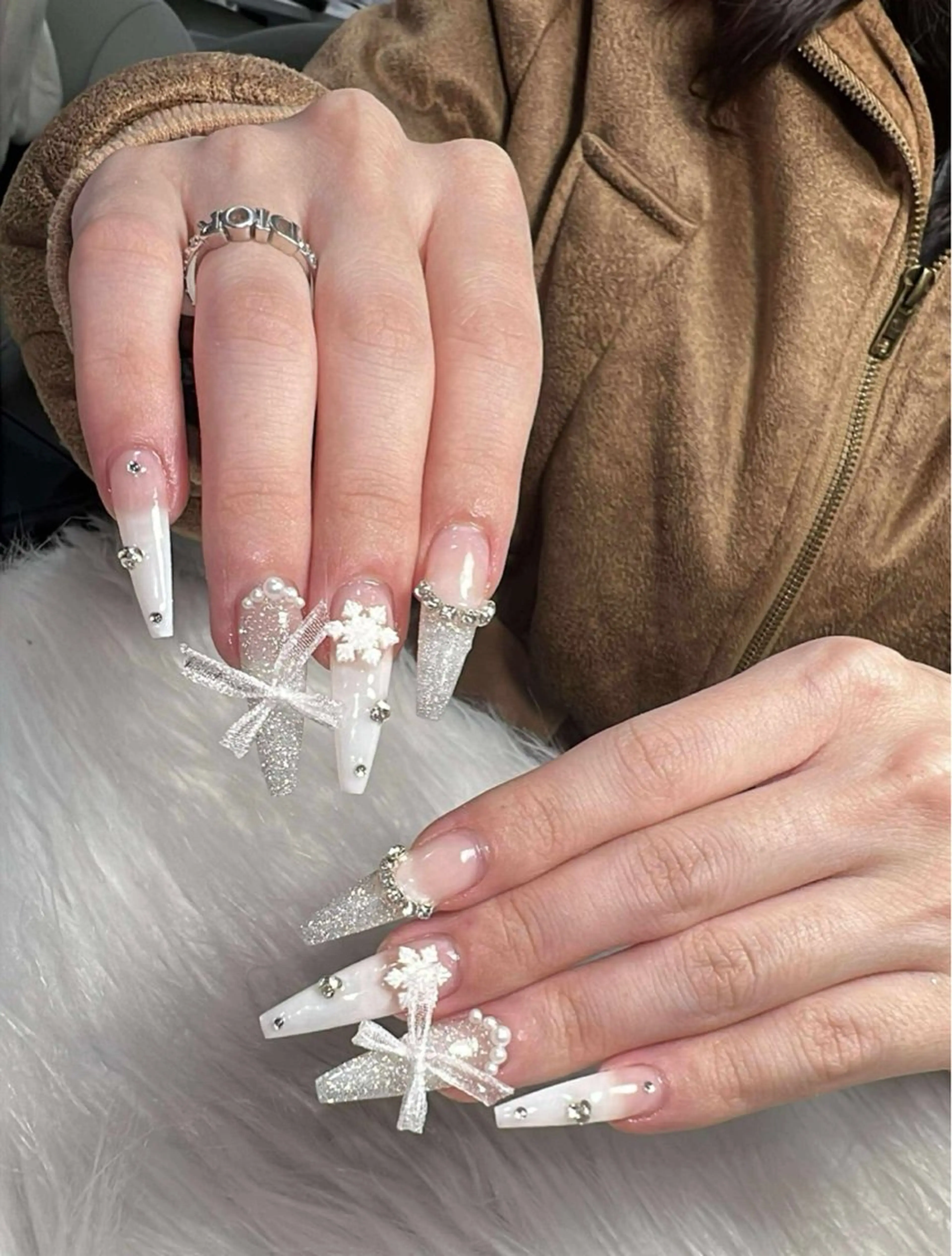 ネイル チークネイル フレンチネイル グラデーション キラキラネイル マグネットネイル ハンドネイル FUJI Nail Salonのネイルデザイン