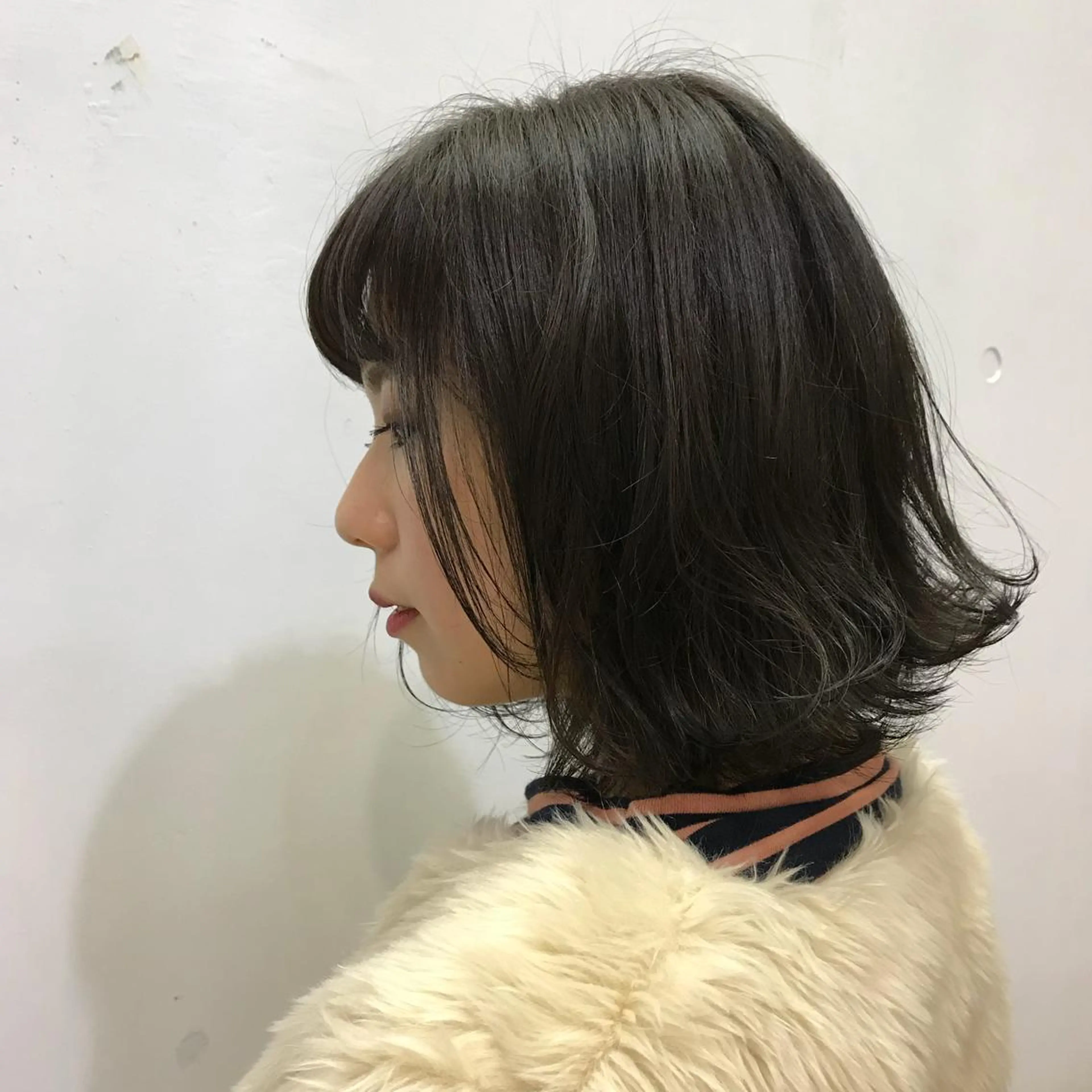 ミディアム カラー 和田出 美月のヘアスタイル