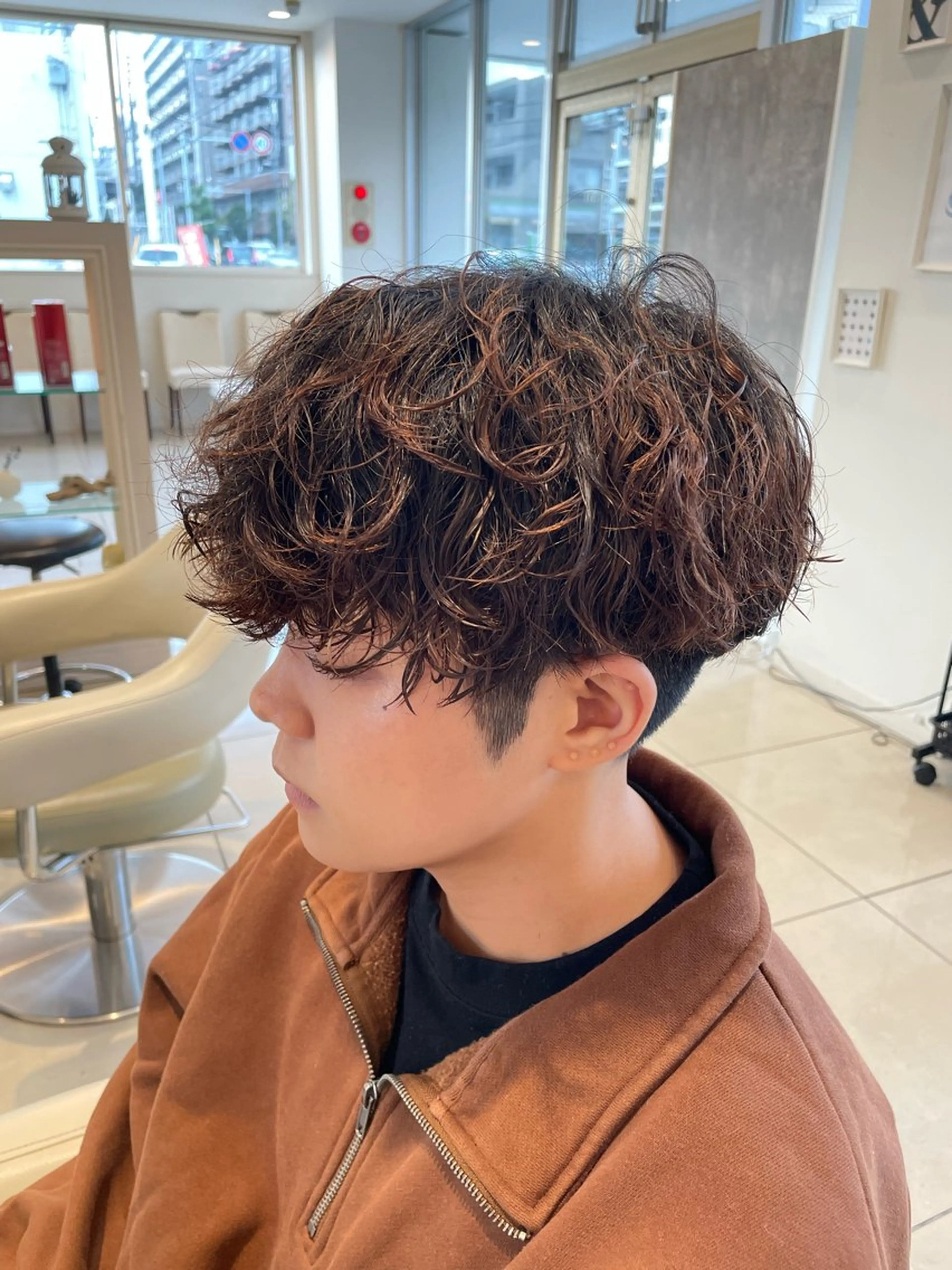 パーマ メンズ メンズパーマ カット パーマ 白髪ぼかしデザイン ハイライト/宮本純登のヘアスタイル