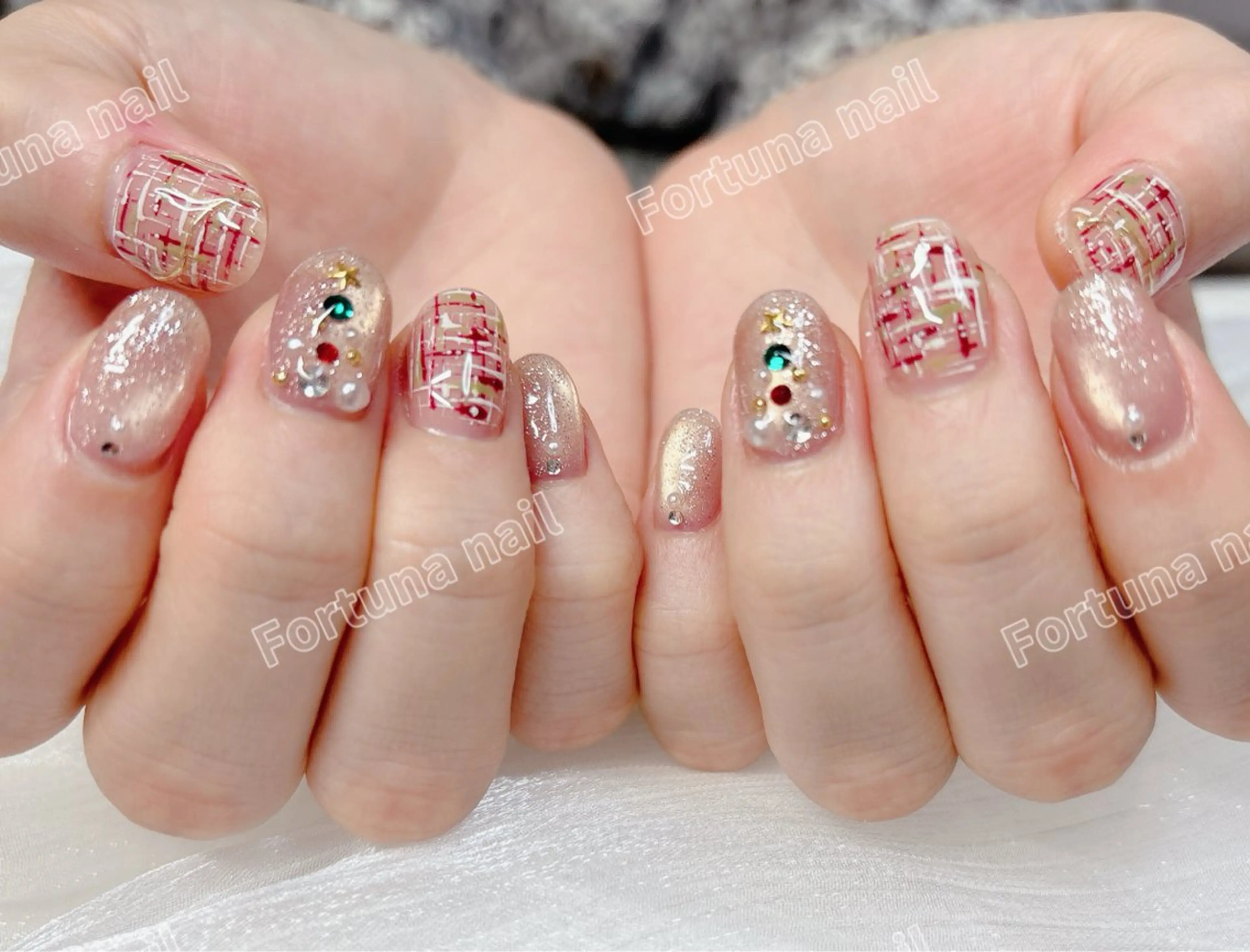 ネイル ツイードネイル 冬ネイル クリスマス Nail •Head スパFortunaのネイルデザイン