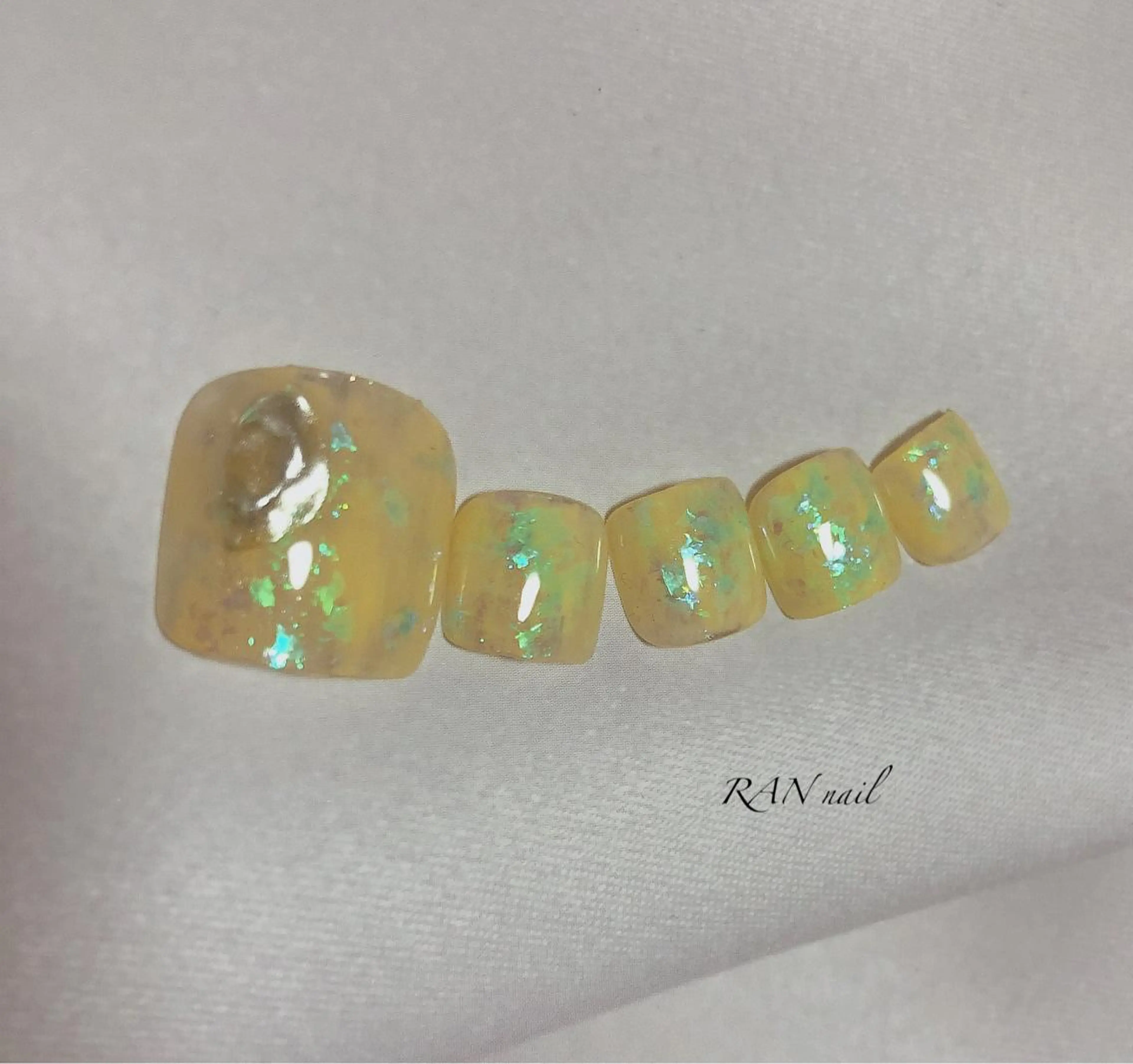 ネイル オーロラネイル フットネイル ジェルネイル ニュアンスネイル パラジェル ハンドネイル フットネイル RAN nailのネイルデザイン
