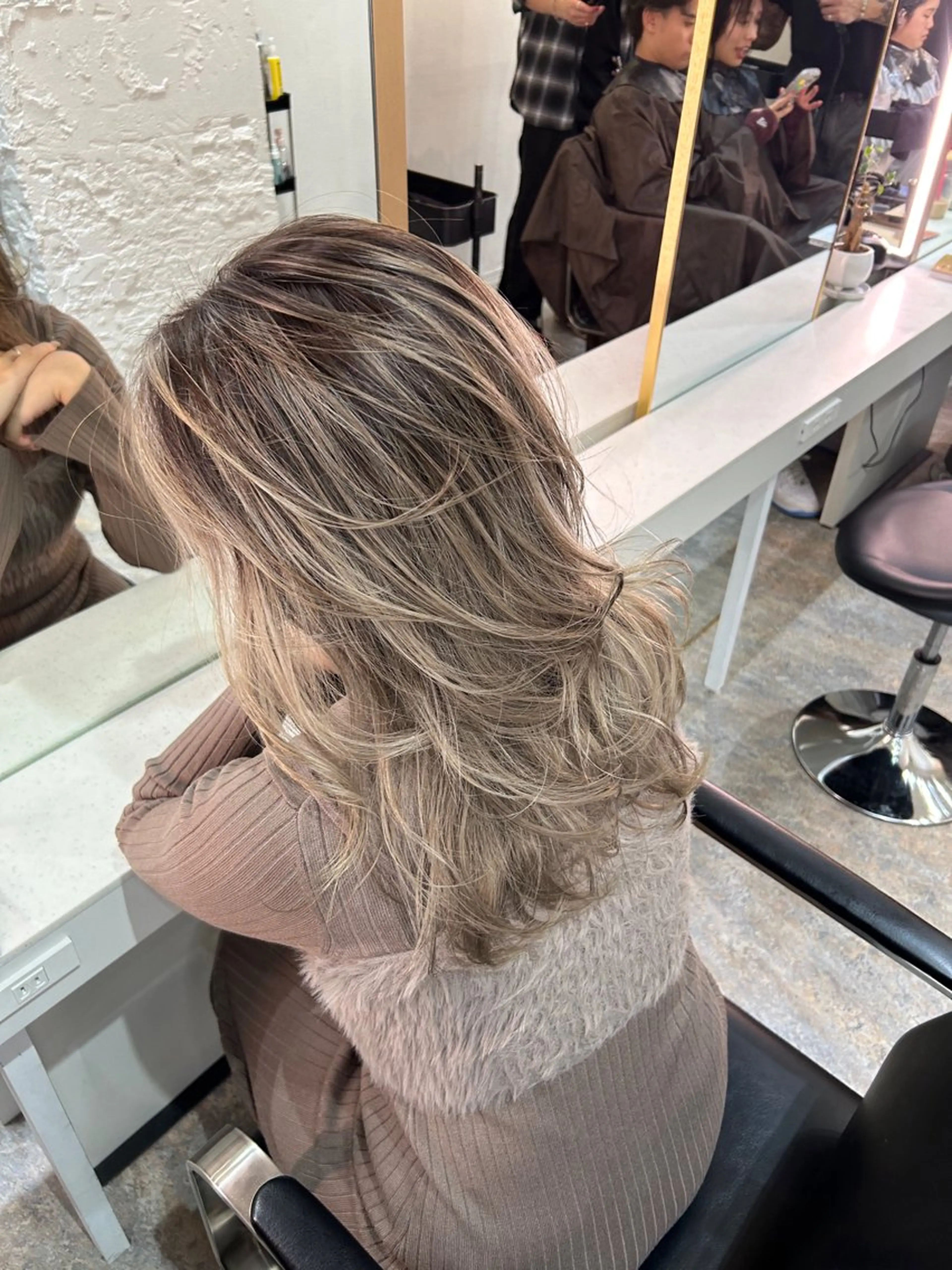 セミロング カラー グレージュ カット ヘアカラー トリートメント レイヤーカット BLend 渋谷のヘアスタイル