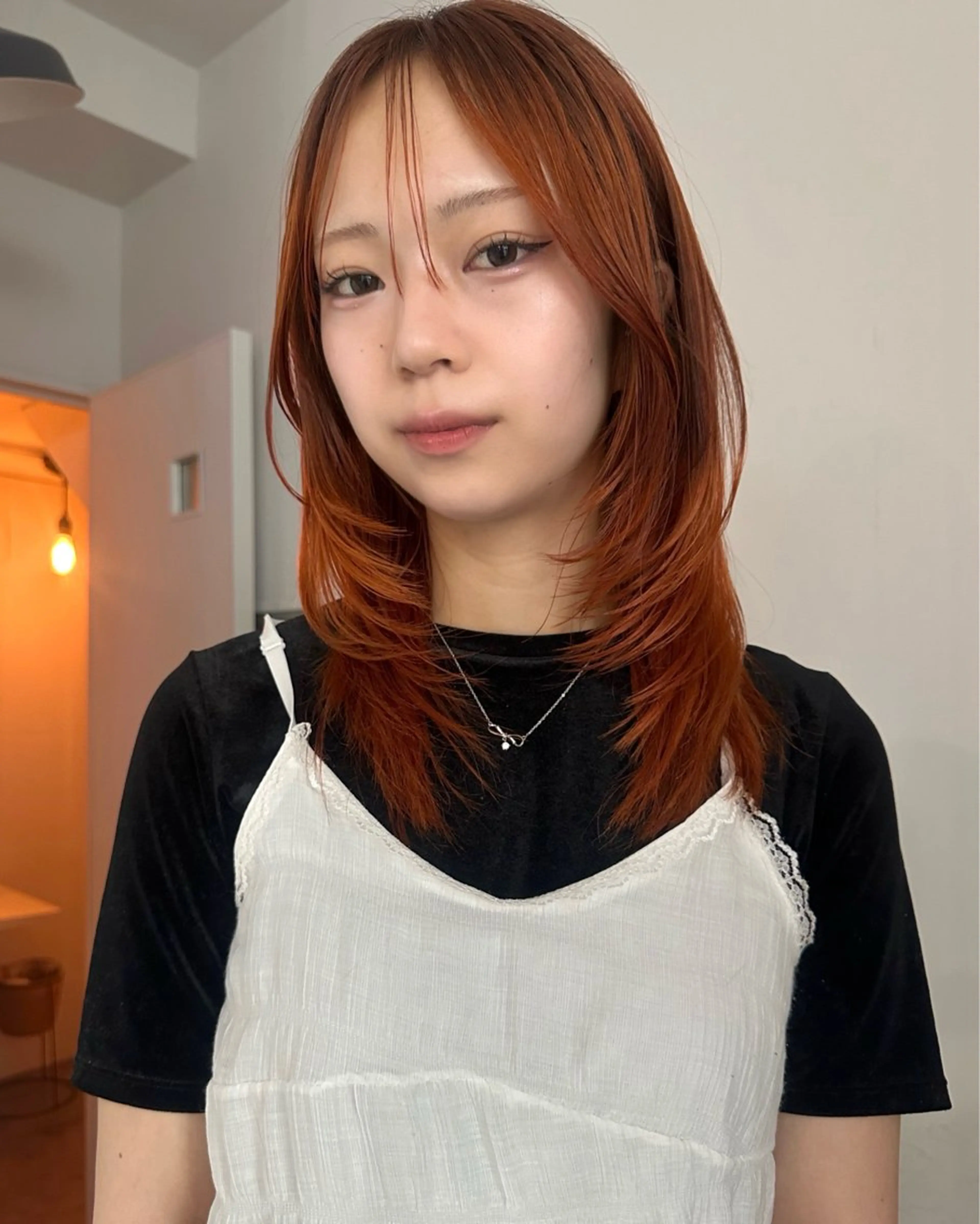 ミディアム カラー ブリーチ 透明感カラー ダブルカラー ブリーチなしカラー 顔まわりレイヤー 岩元 愛美のヘアスタイル