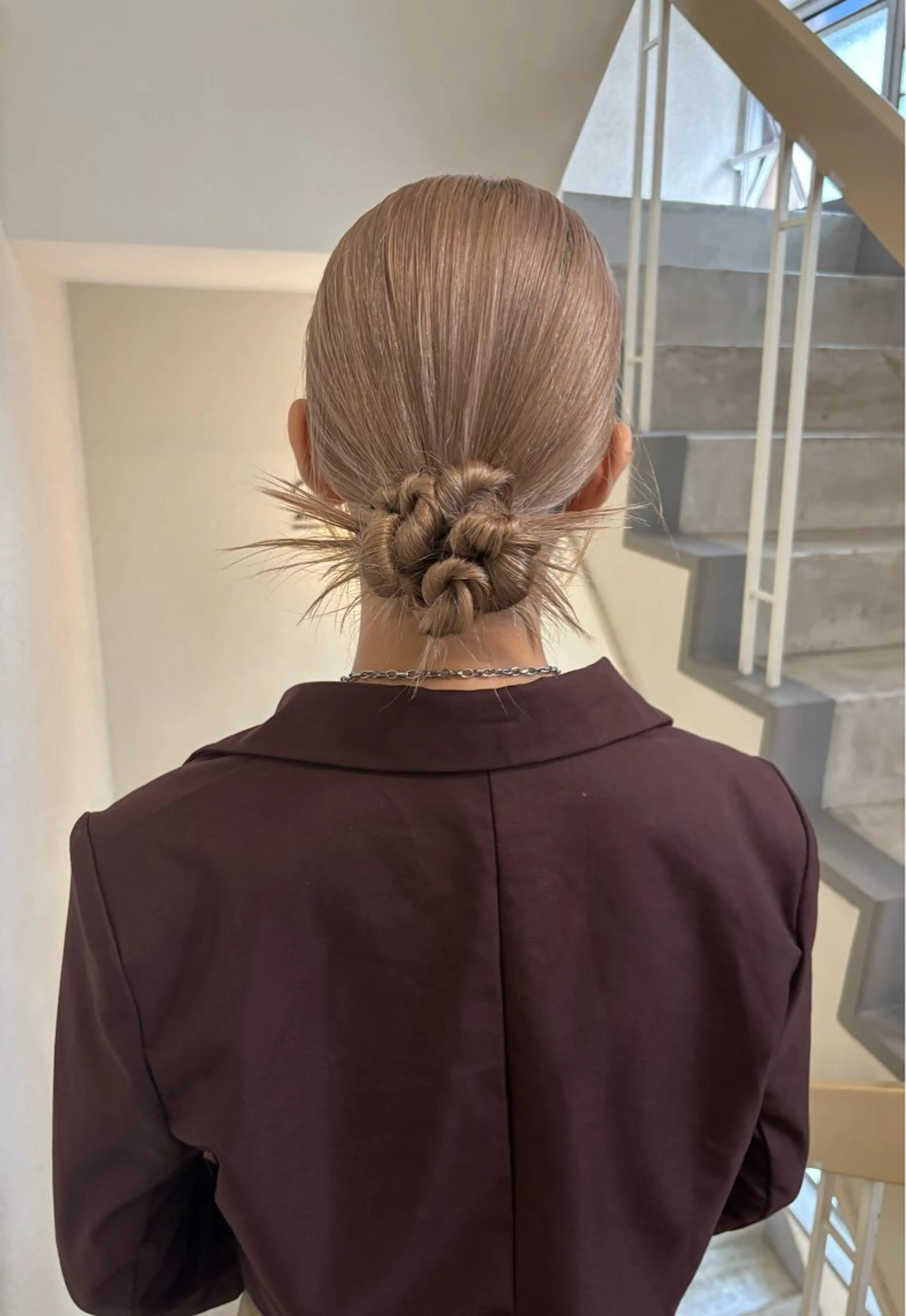 セミロング カラー ヘアアレンジ ベージュカラー ミルクティーベージュ SIKI所属・SIKI ゆうのヘアスタイル