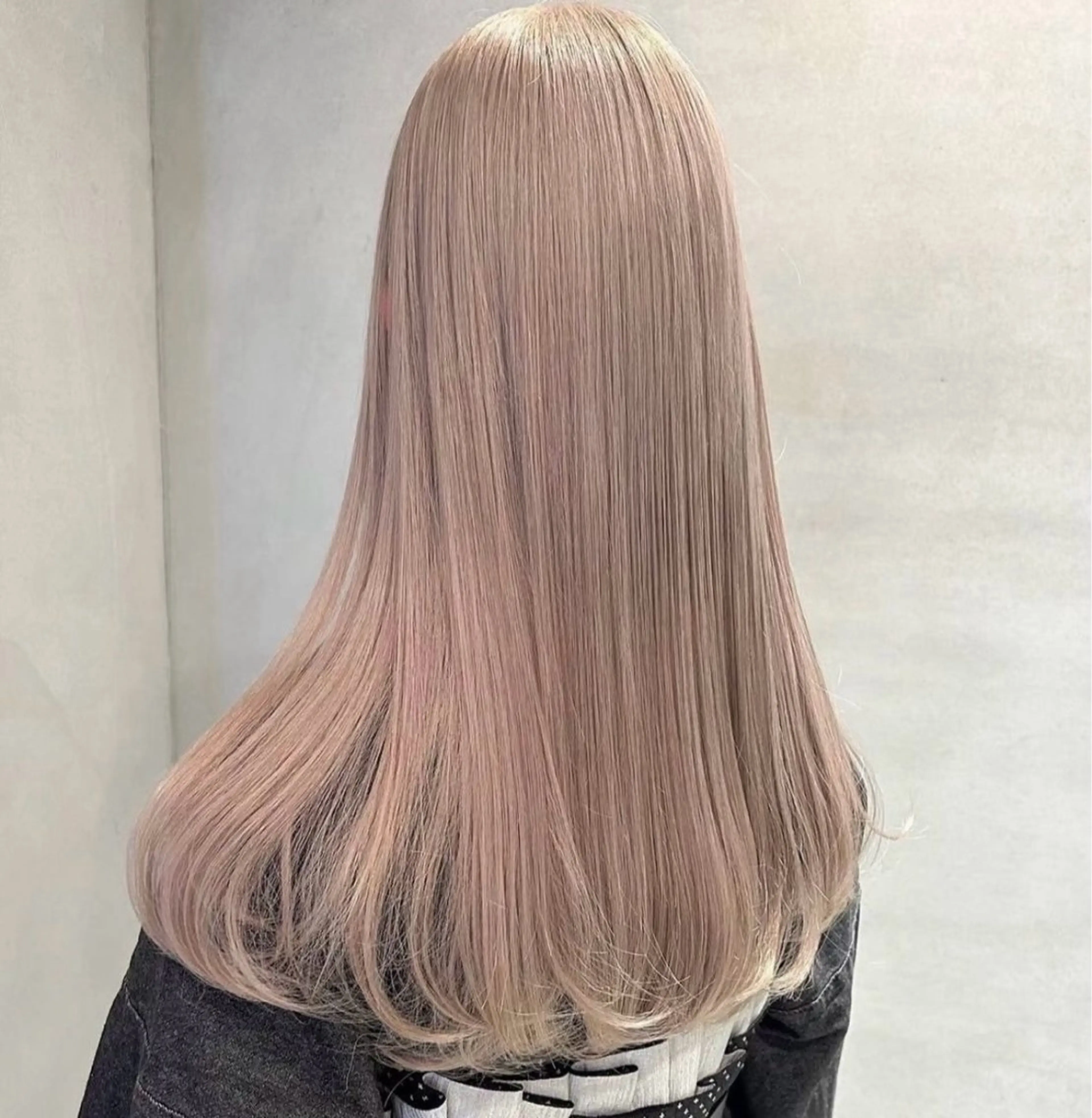 カラー PEAR+L/ ハイトーン/山本俊のヘアスタイル