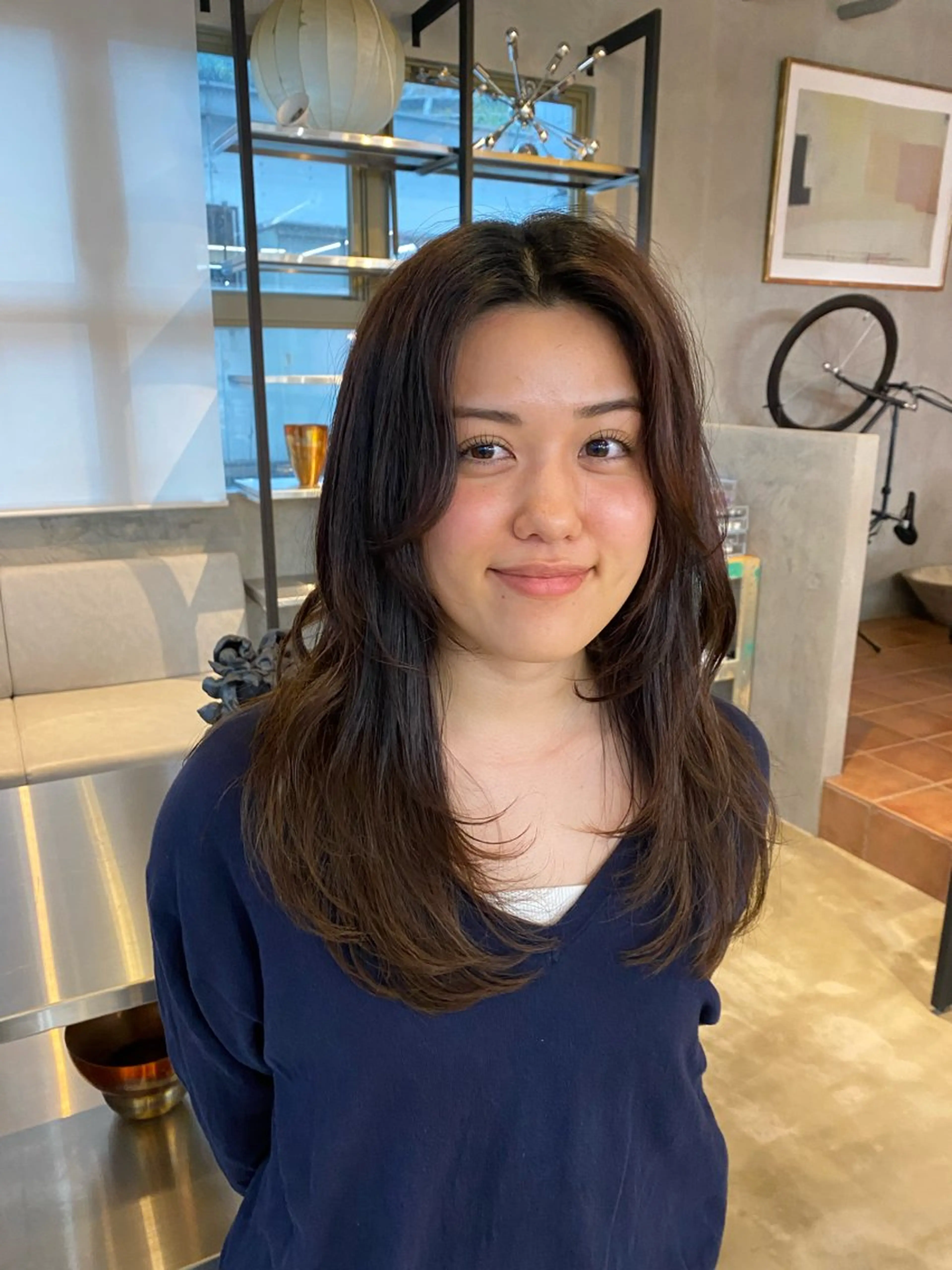 ロング トクザト アイニのヘアスタイル