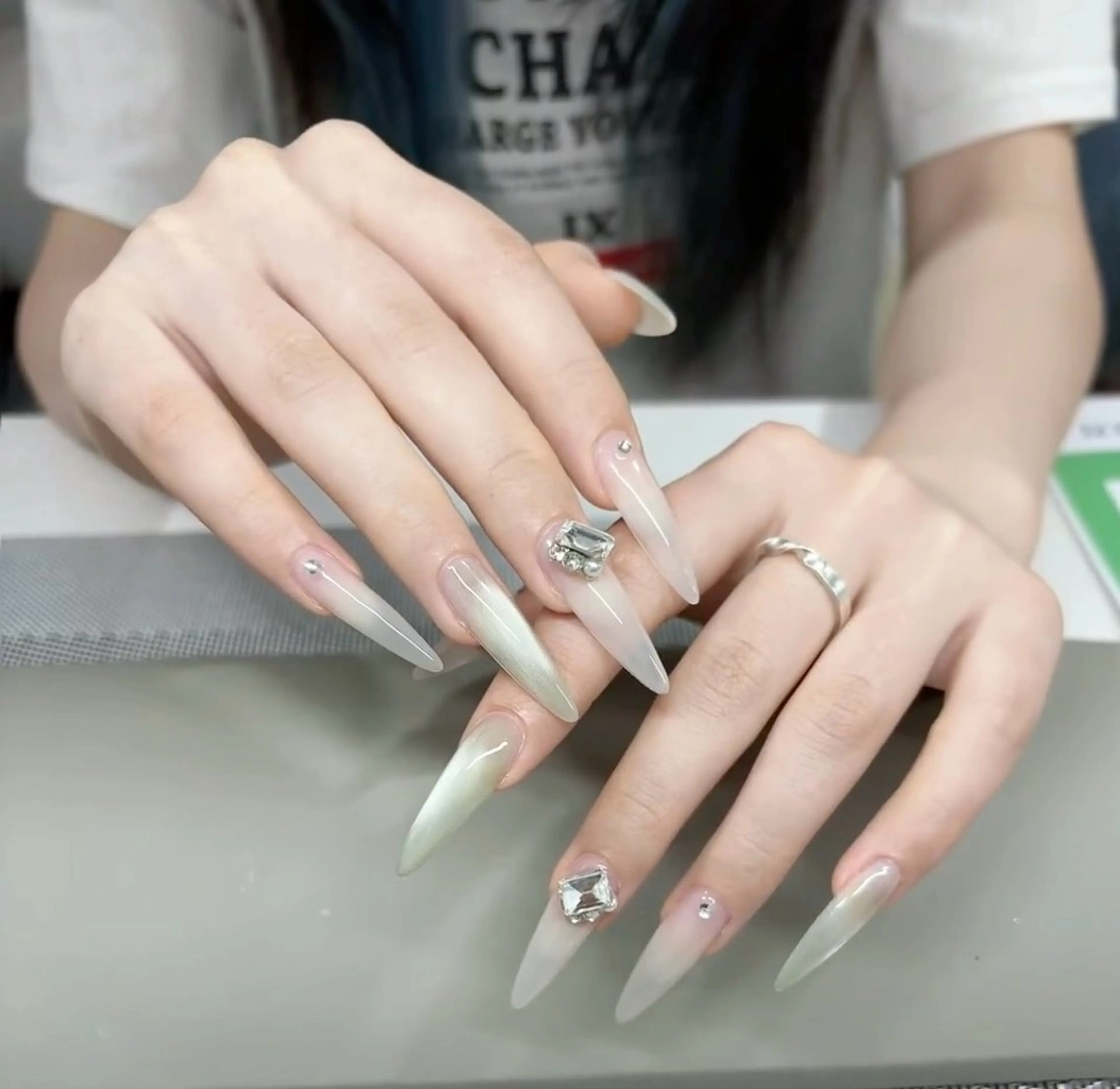 ネイル 高木 維麗絲のネイルデザイン