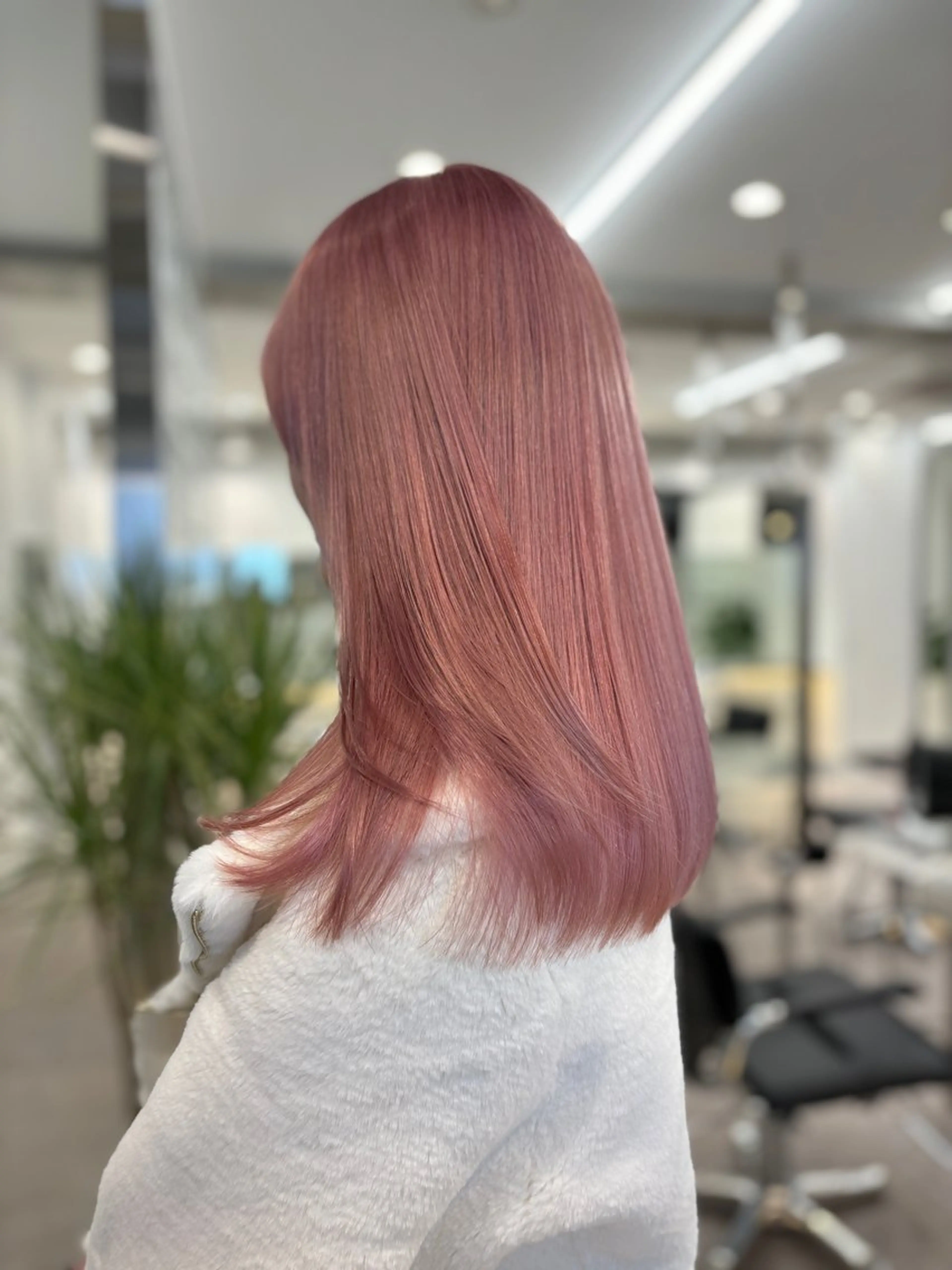 セミロング カラー ベージュカラー ブリーチ ケアブリーチ ピンクカラー ピンクベージュ カットモデル募集 /RIOのヘアスタイル