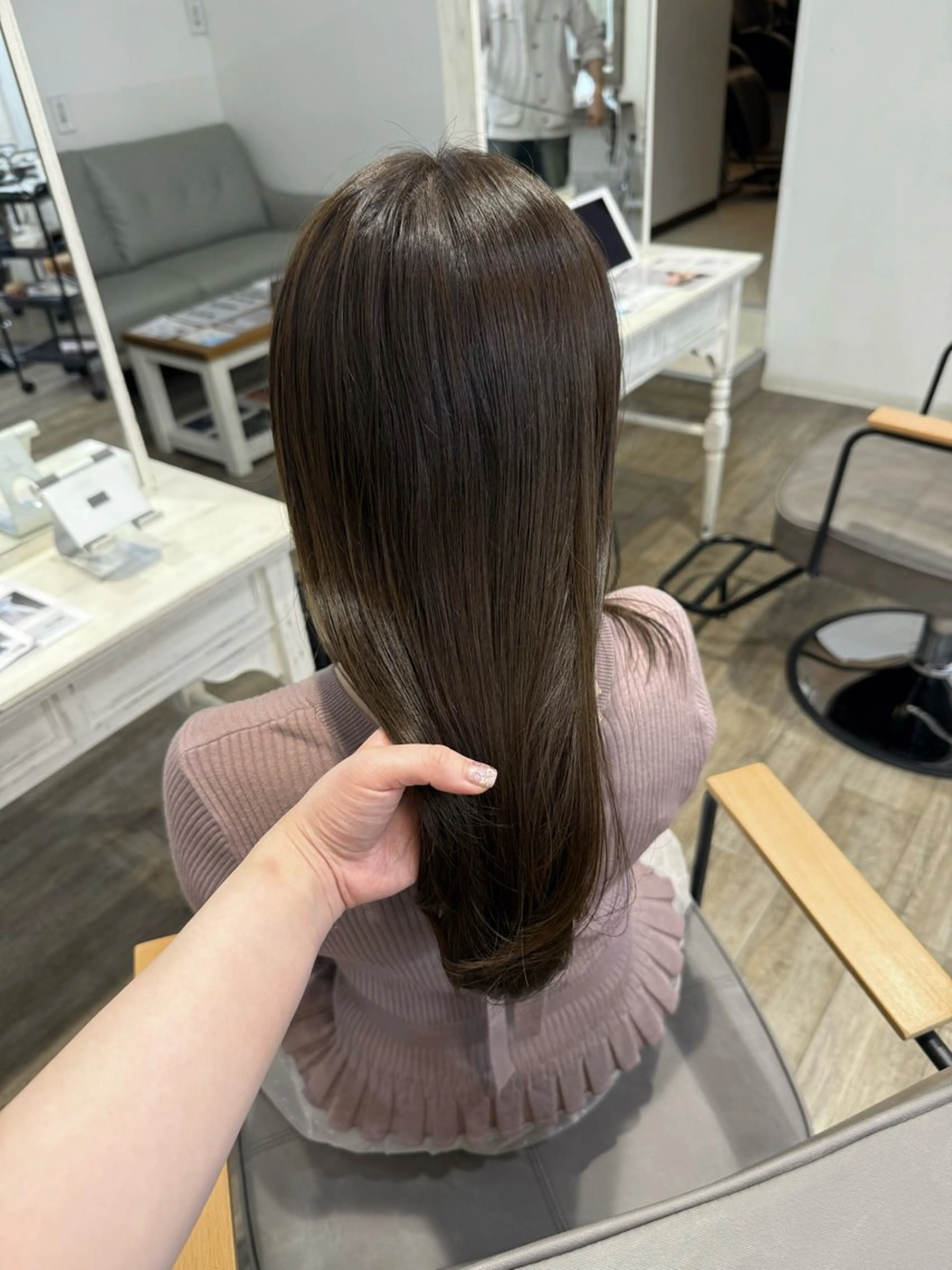 セミロング カット ヘアカラー ayaka‎/暖色/ レイヤーカット🩰のヘアスタイル