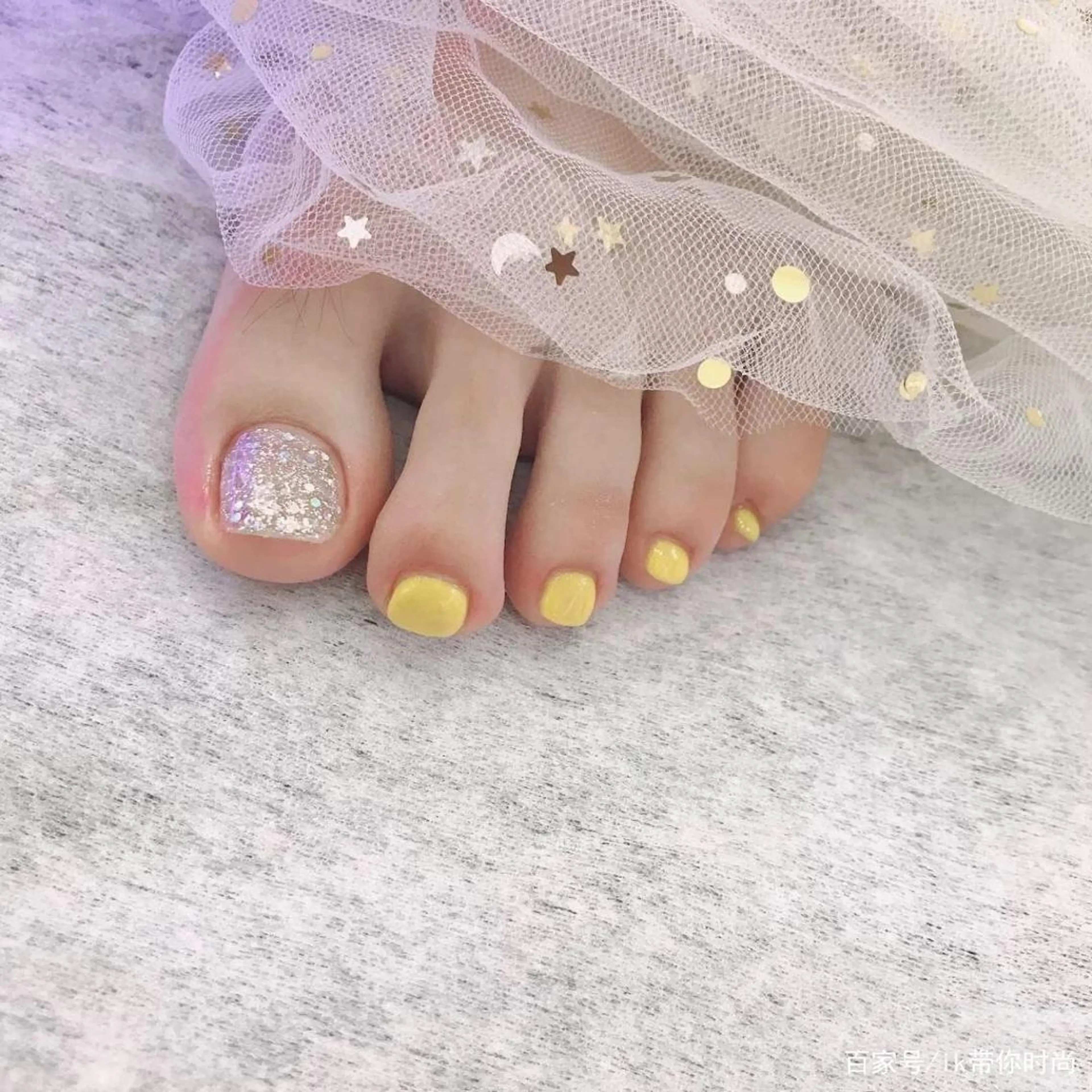 (オフなし)フットワンカラー(2色🆗)の写真