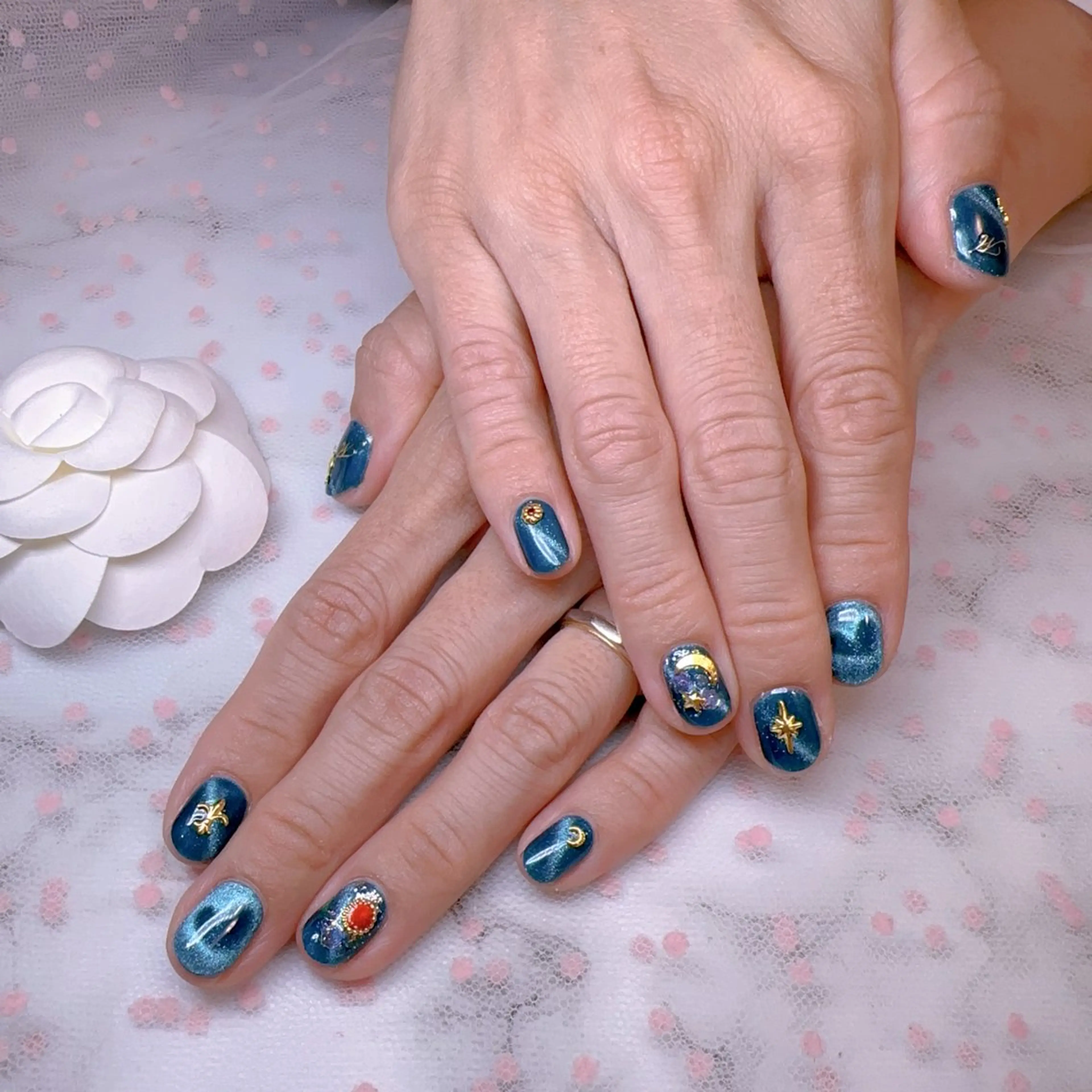 ネイル オーロラネイル フットネイル 韓国ネイル ラメ(グリッター) ラメグラデーション ハンドネイル Belle nail salon 新小岩のネイルデザイン