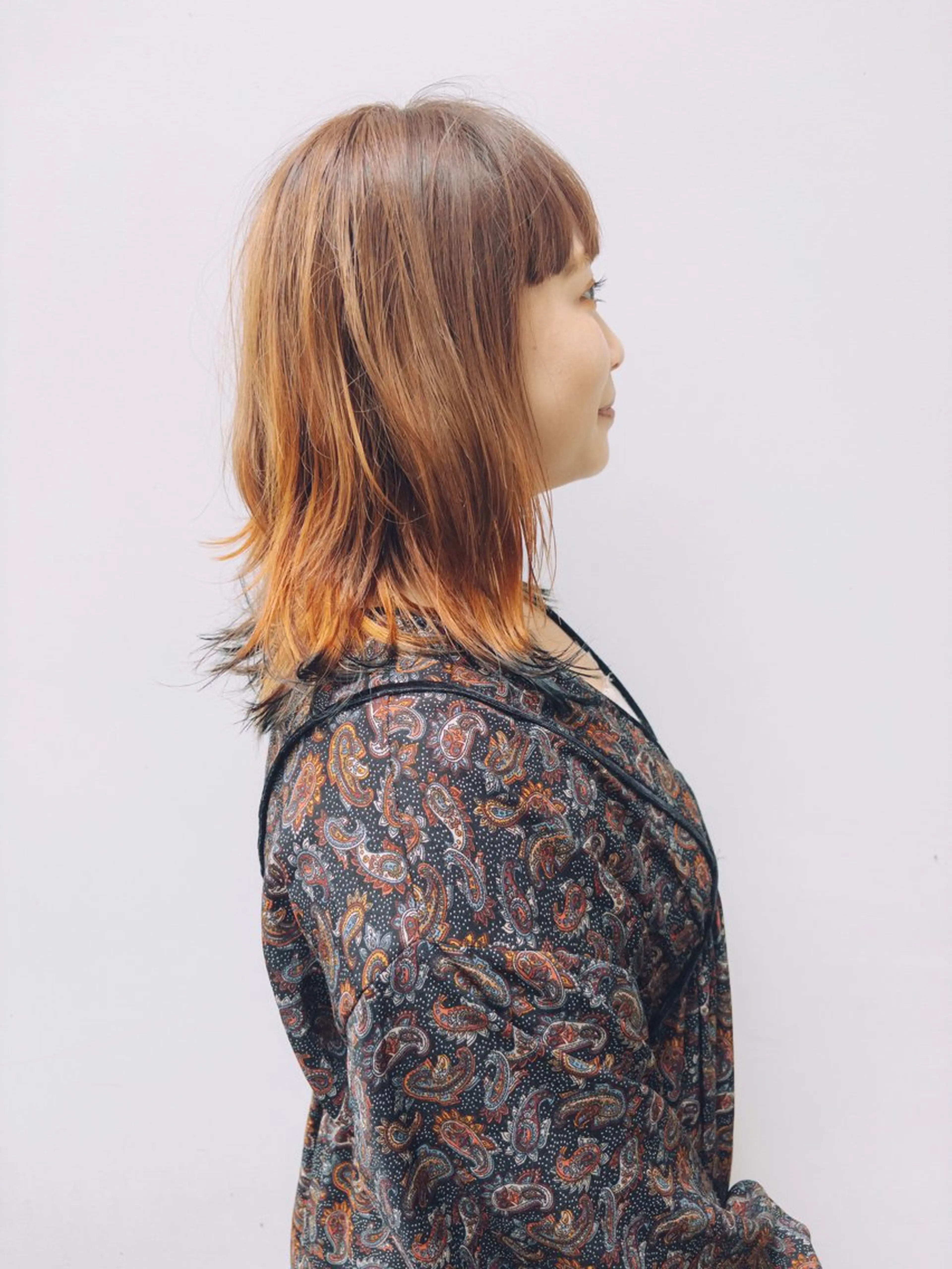 ミディアム カラー オレンジ 佐藤 旭のヘアスタイル