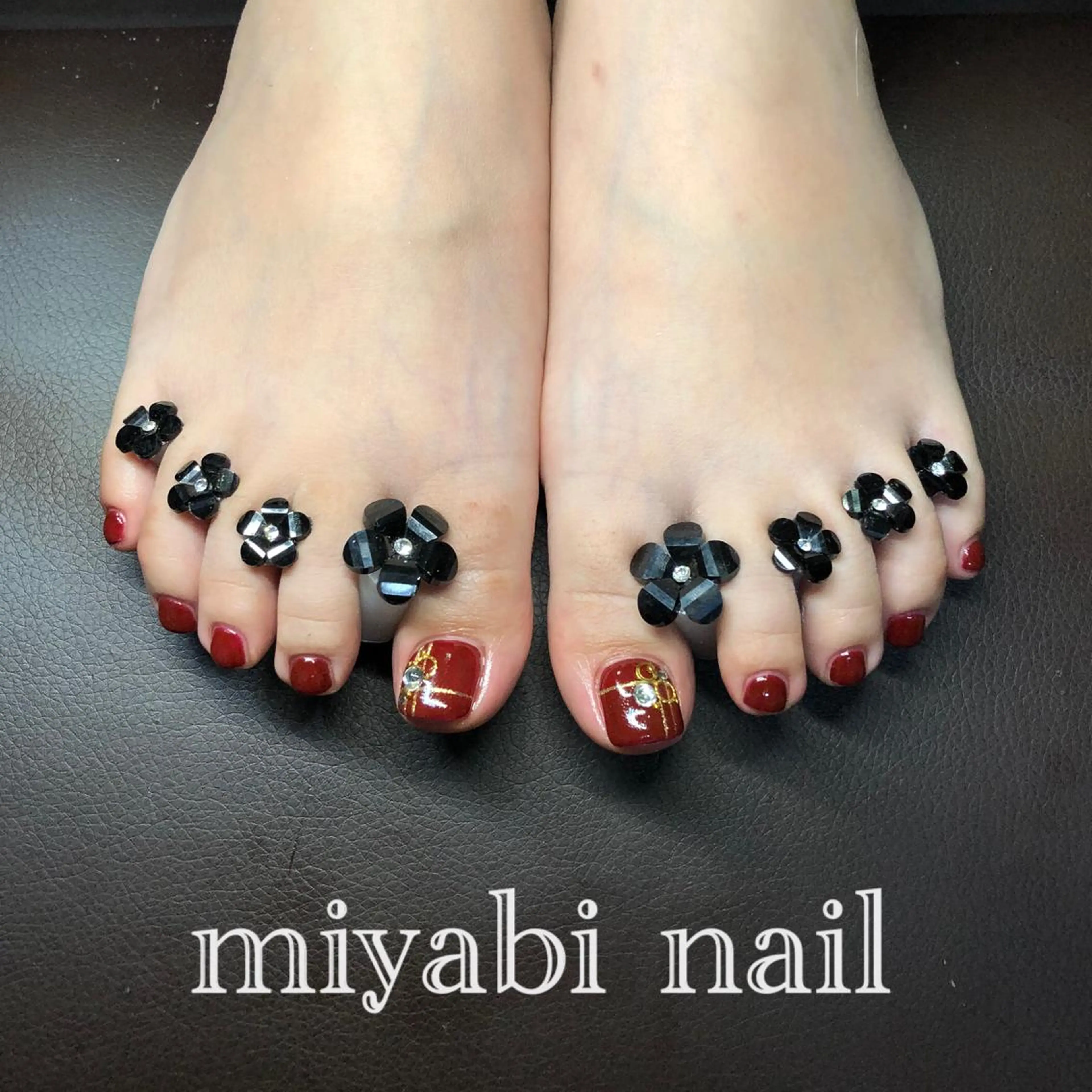ネイル ボルドー フットネイル ジェルネイル ラメ(グリッター) 持ち込み フットネイル miyabi nail 桂川駅近くのネイルデザイン
