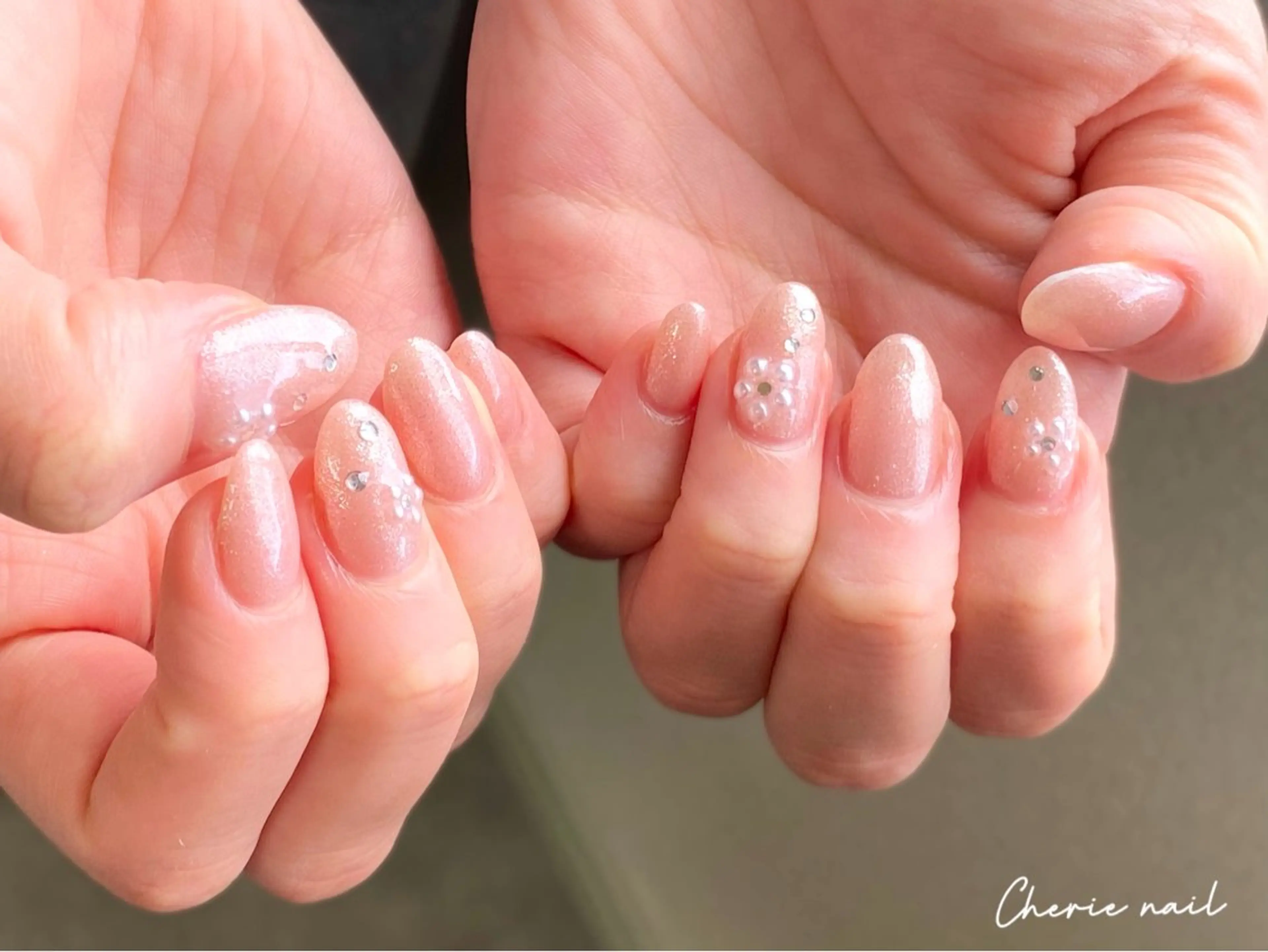 ネイル フラワーネイル ジェルネイル ラメ(グリッター) オフィスネイル ピンク Cherienail yunaのネイルデザイン