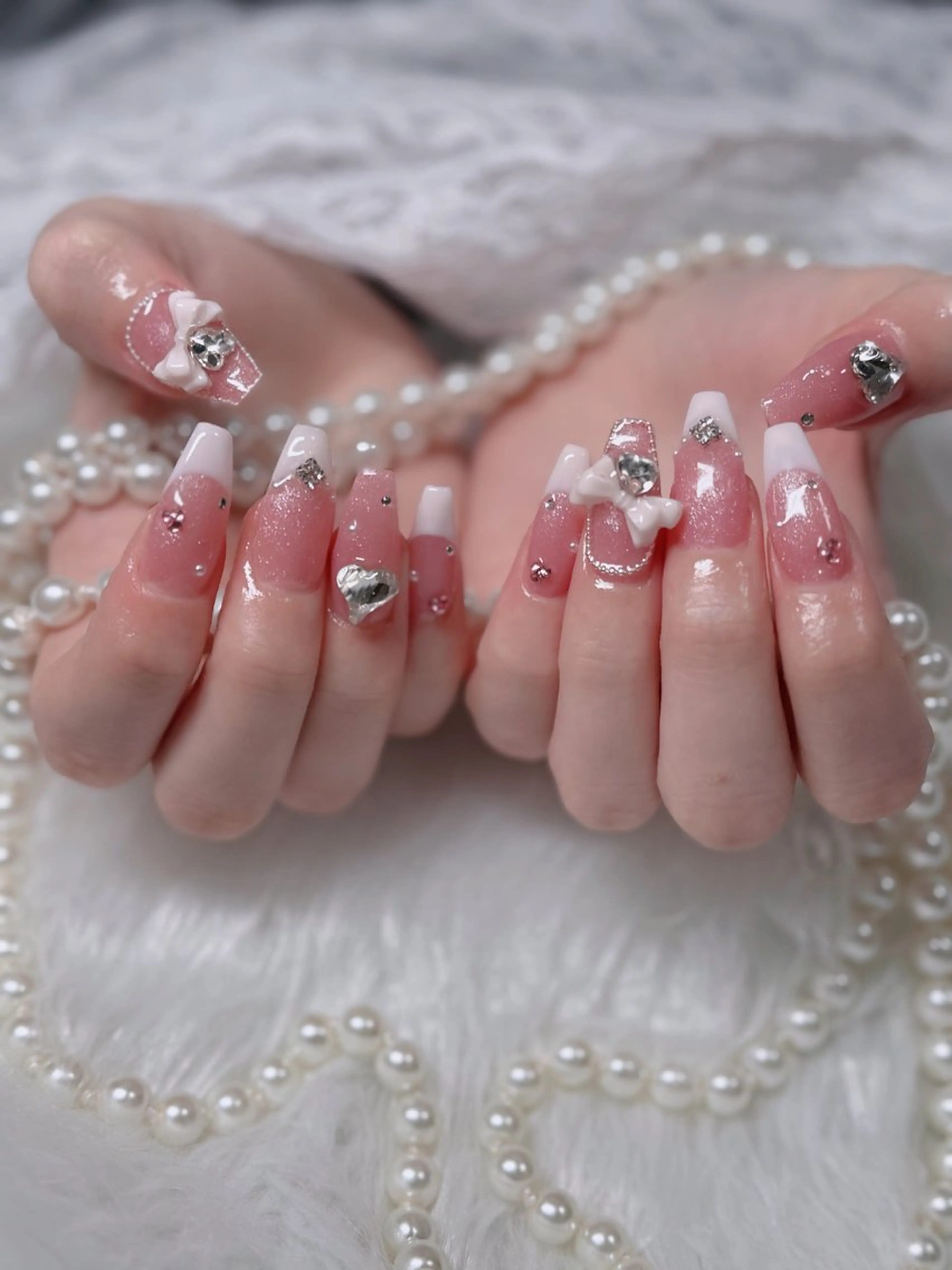ネイル オーロラネイル フレンチネイル ジェルネイル ハロウィン キラキラネイル ハンドネイル H.baby Nail Salonのネイルデザイン