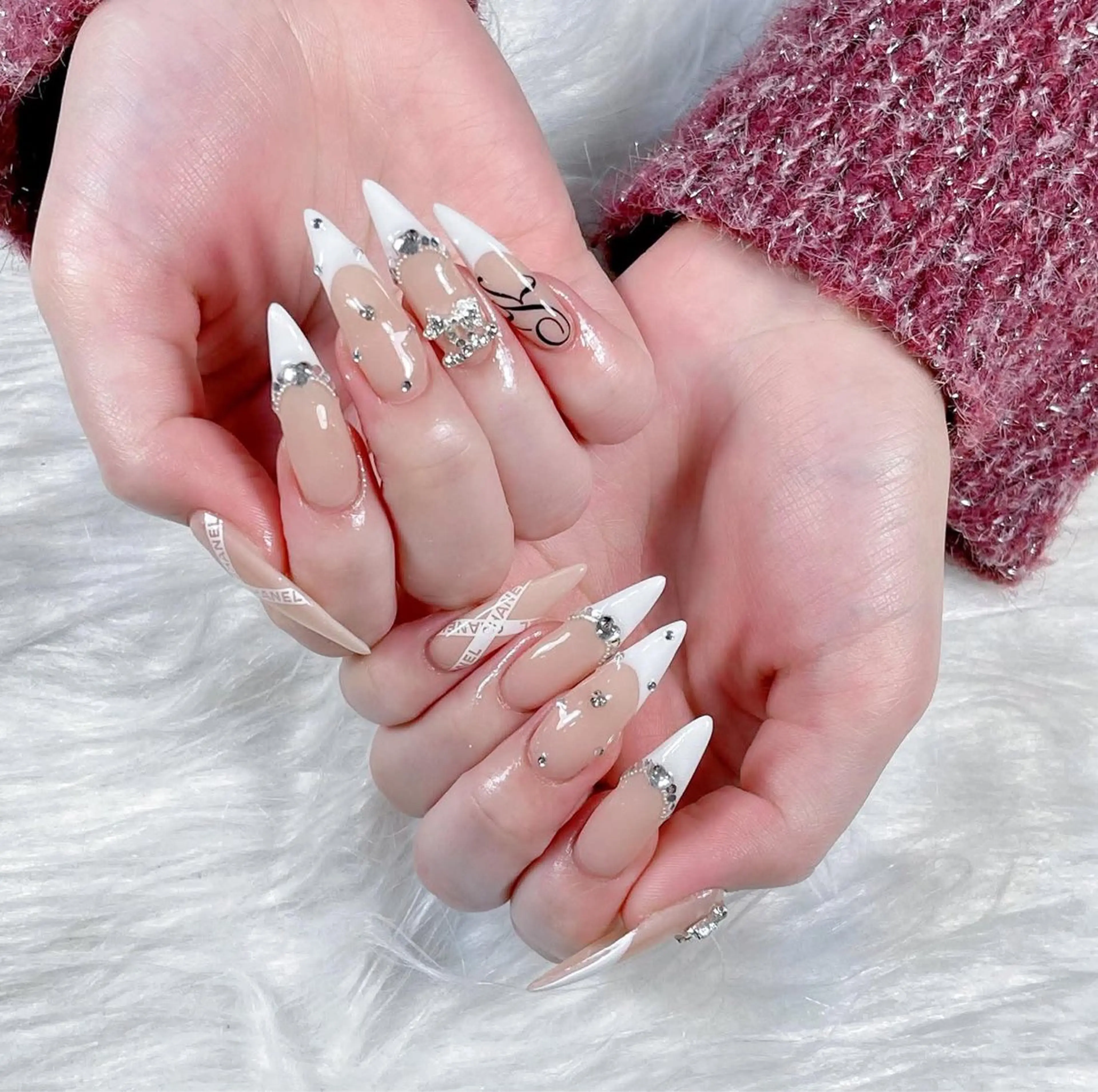 ネイル 長さ出し フレンチネイル グラデーション キラキラネイル 韓国ネイル ハンドネイル Hana Nail Salonのネイルデザイン