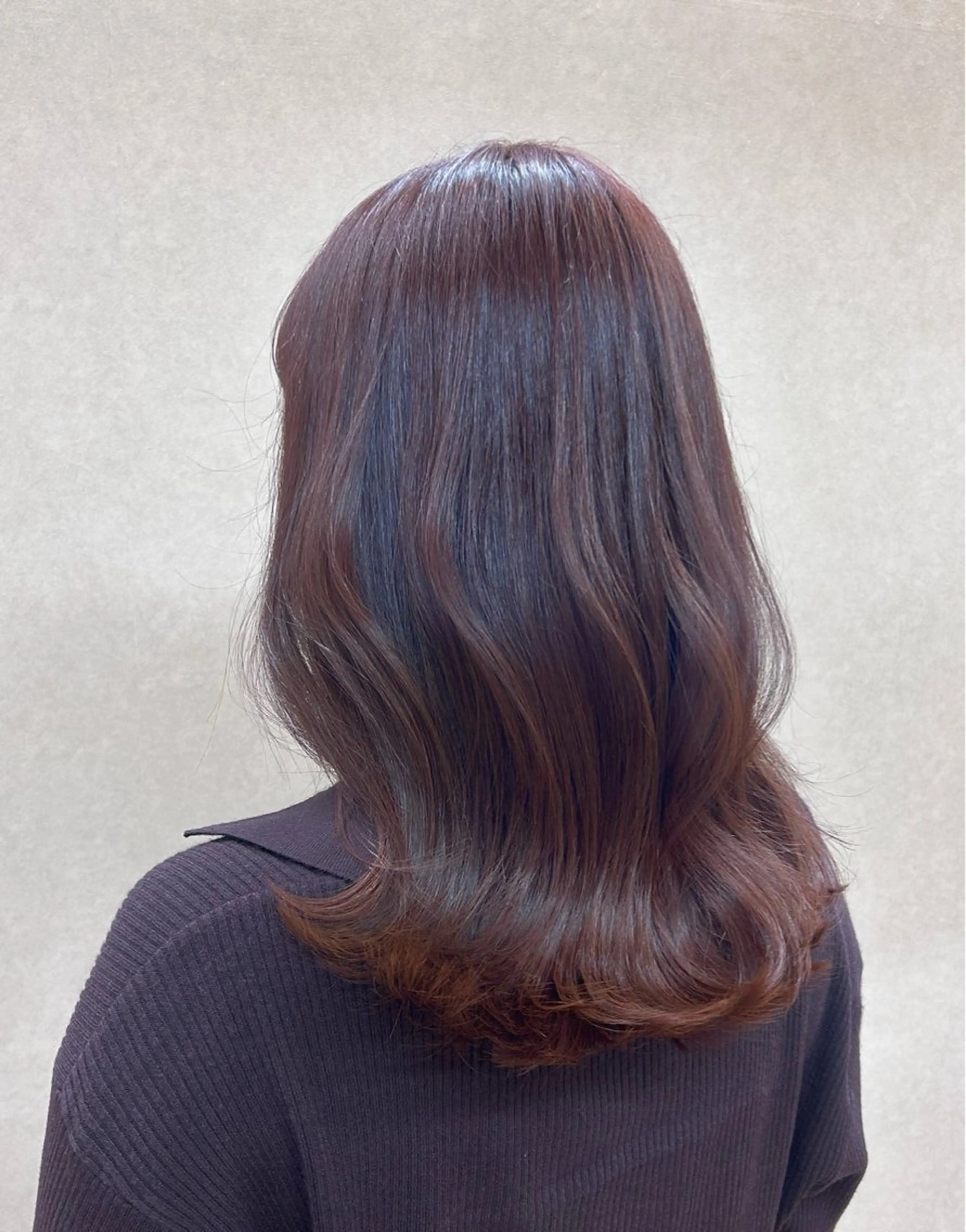 セミロング カラー 艶カラー🫧/ 板倉かなみのヘアスタイル