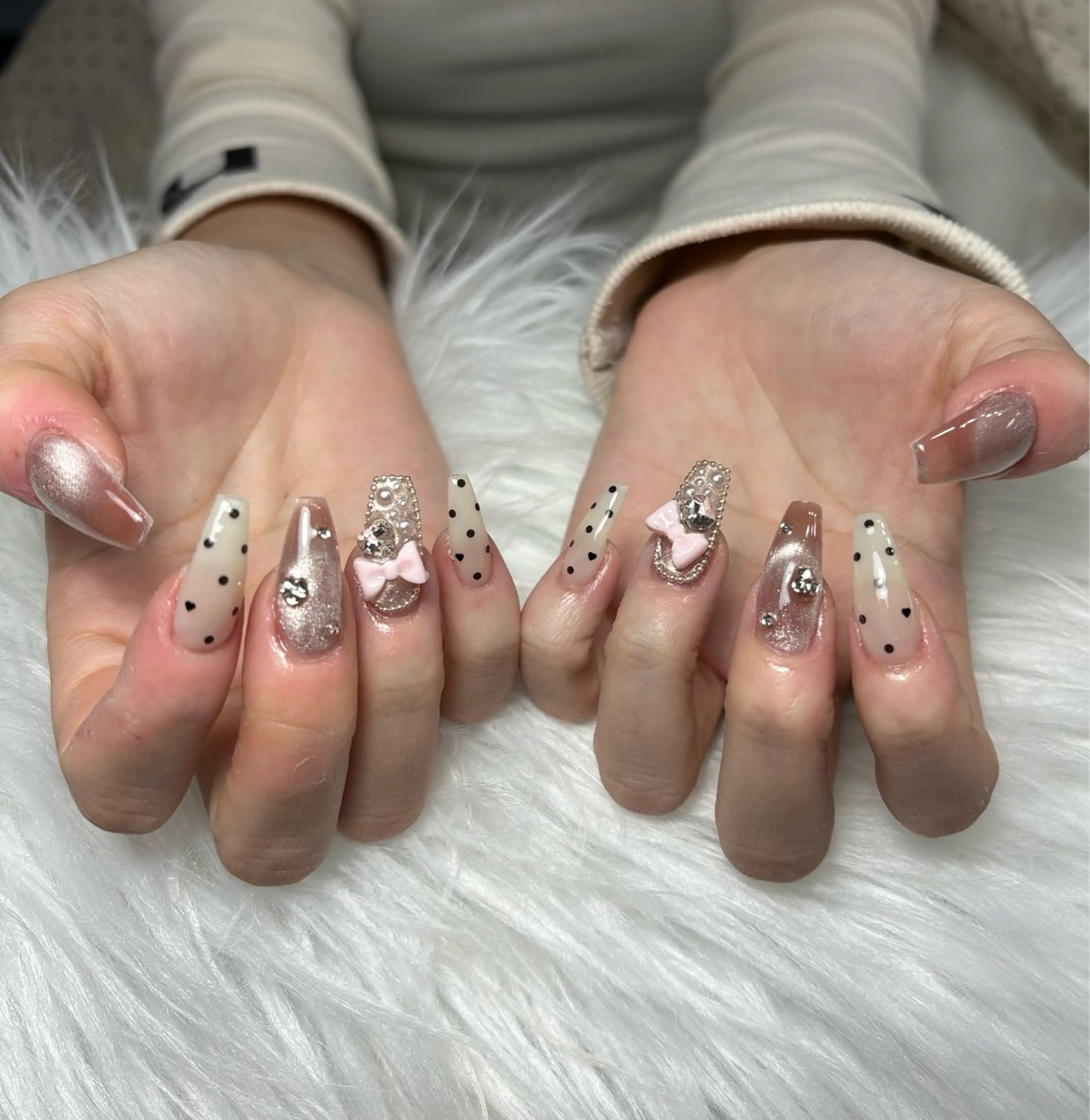 ネイル アートネイル 長さ出し ジェルネイル マグネットネイル ニュアンスネイル なな_ CloudyChanのネイルデザイン