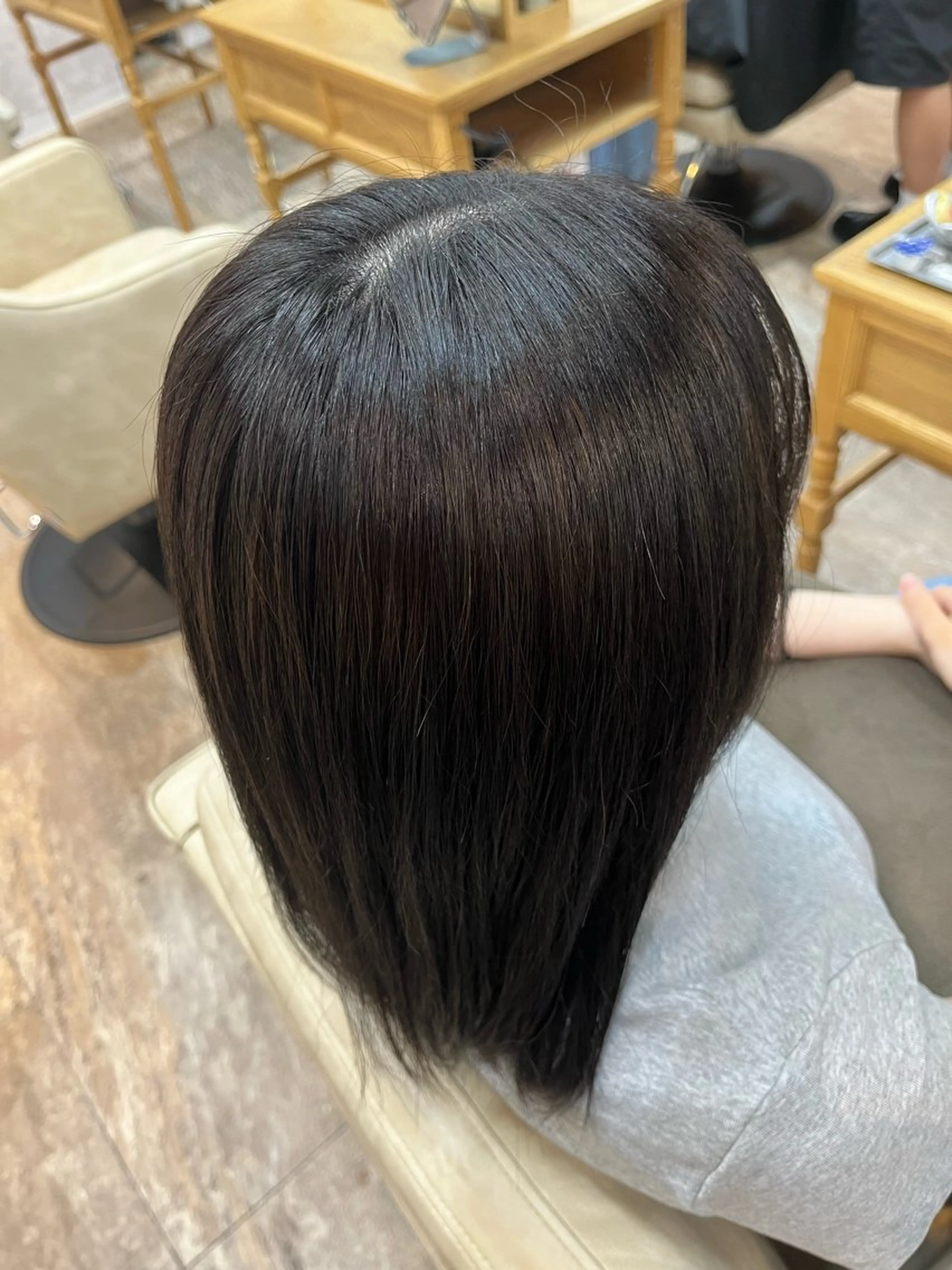 セミロング カラー ブリーチ ヘアカラー 縮毛矯正⚡️カラー いいじまのヘアスタイル