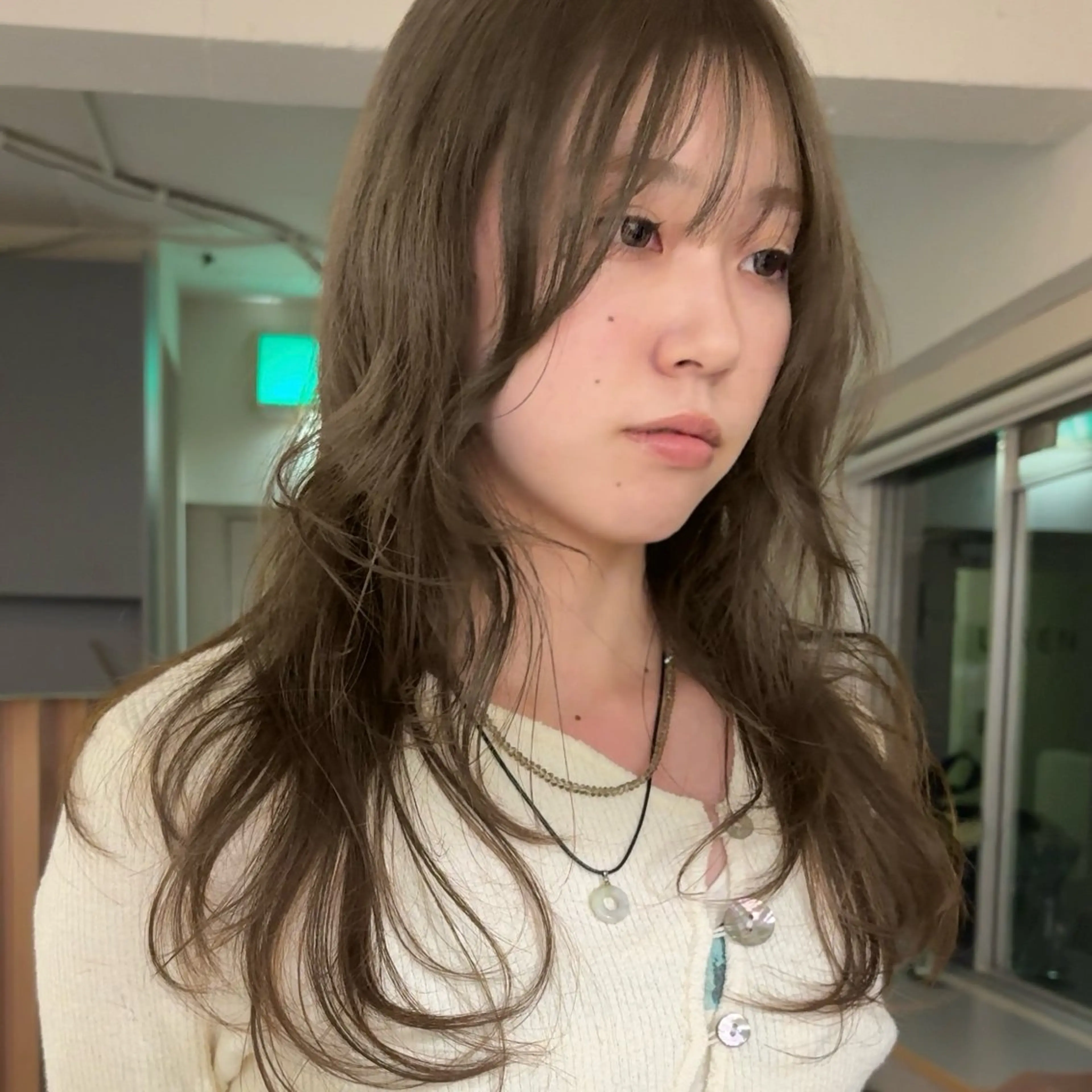 ロング ヘアカラー レイヤーカット🐩 透明感カラー モカのヘアスタイル