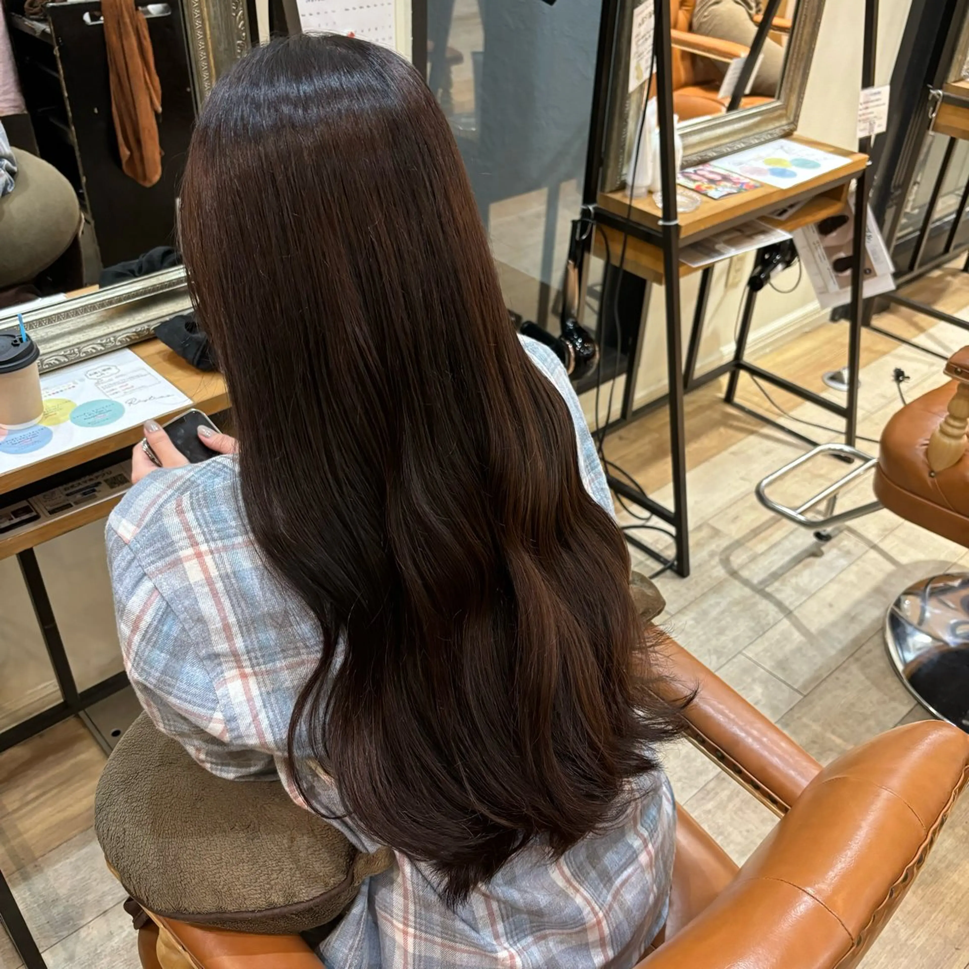 カラー ヘアカラー トリートメント しおり🍬 KOKORO🤍のヘアスタイル