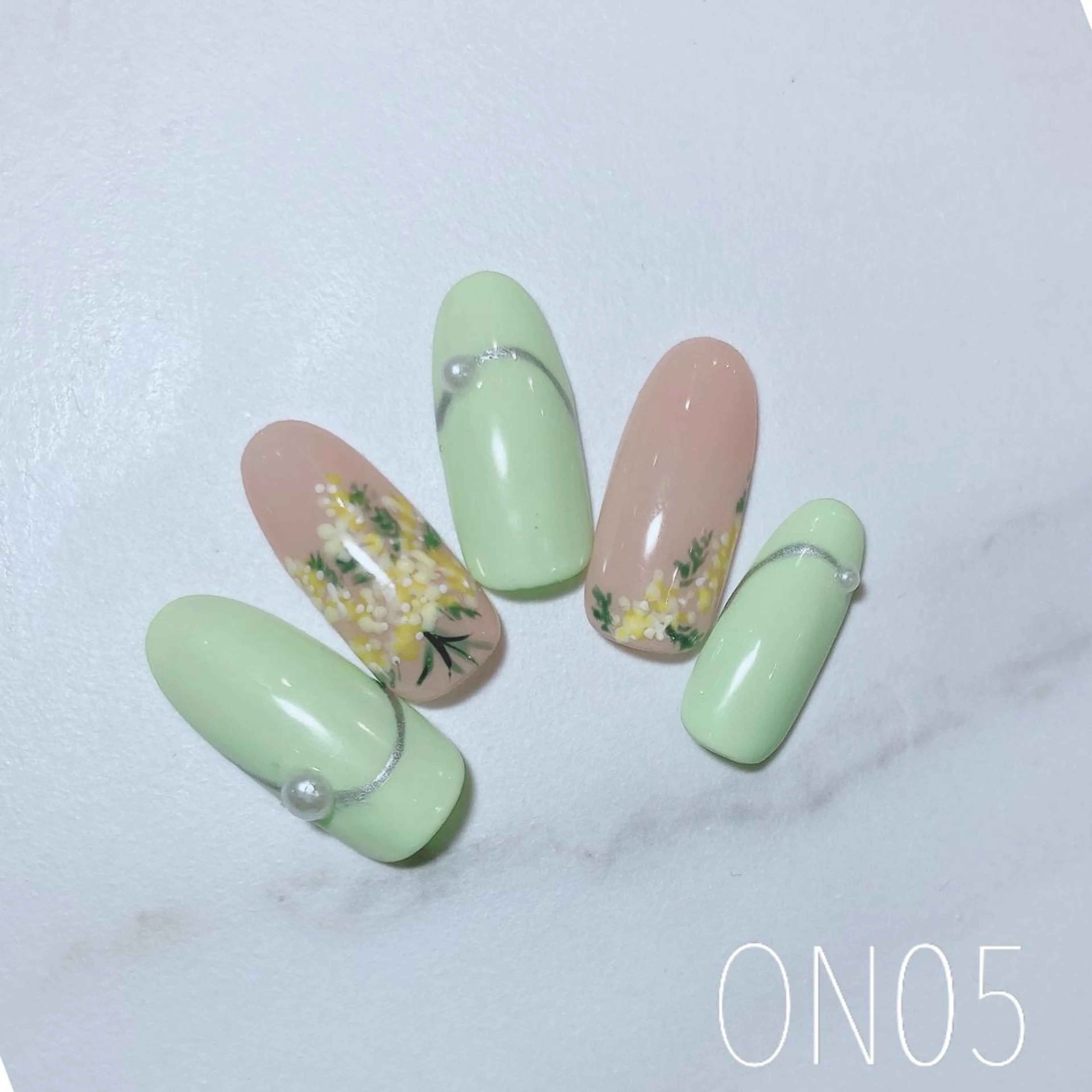 ネイル 園 寛子 （ネイリスト）のネイルデザイン