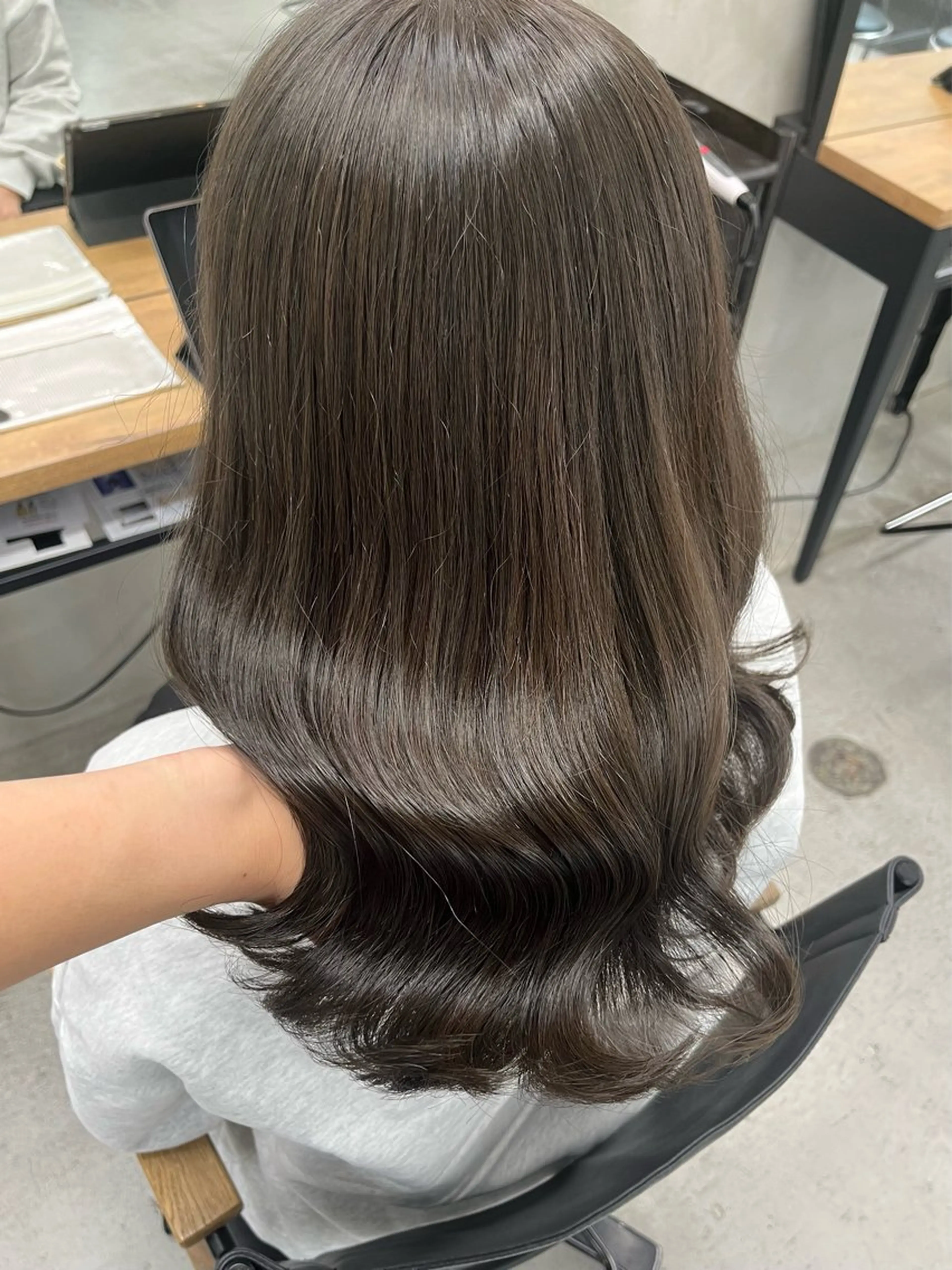 ミディアム カラー ヘアアレンジ ブリーチ ダブルカラー グレージュ ブリーチなしカラー オレンジ 🫧透明感カラー/ ナルハ🫧のヘアスタイル