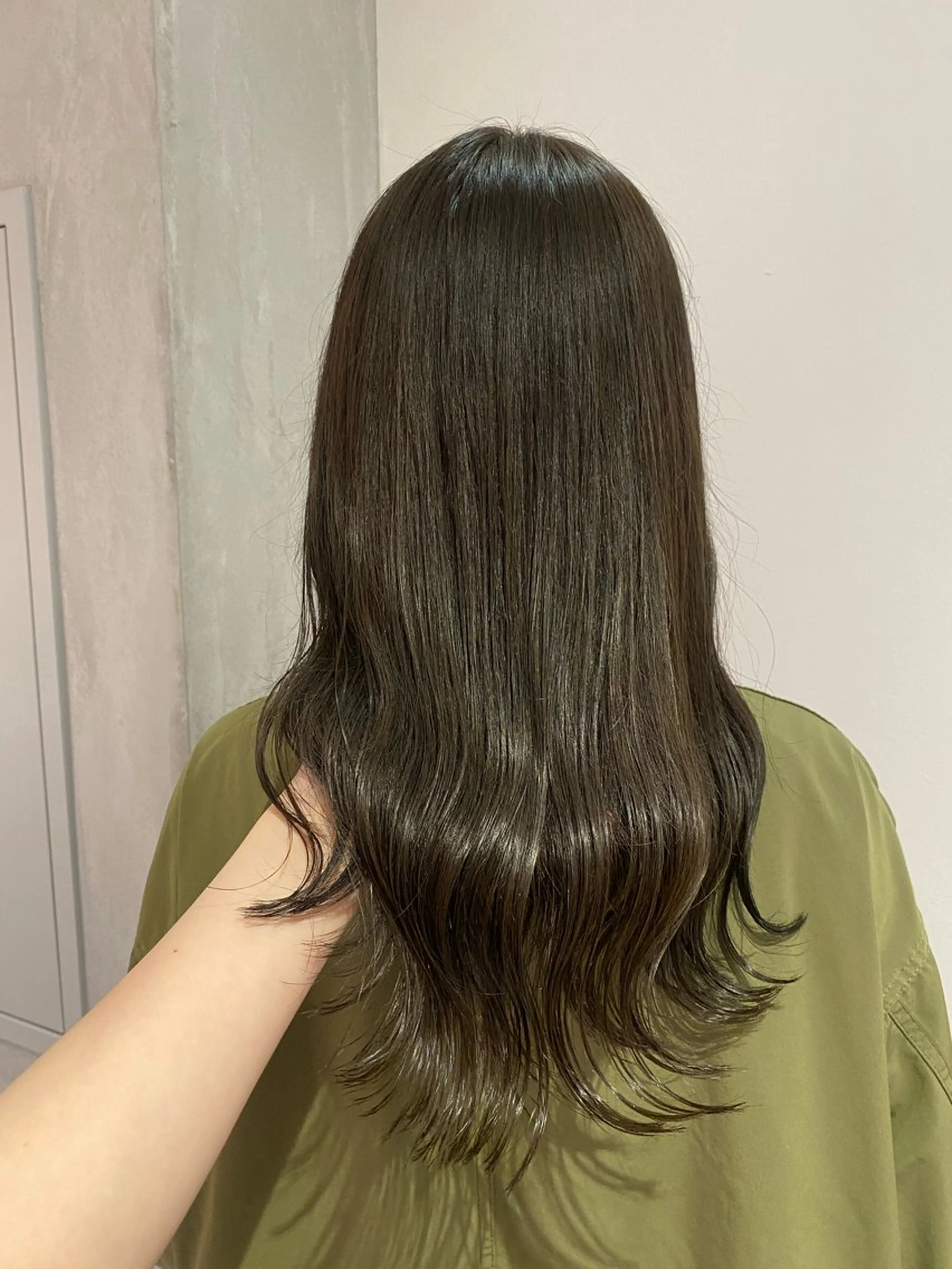 ロング カット ヘアカラー いとう ほのかのヘアスタイル