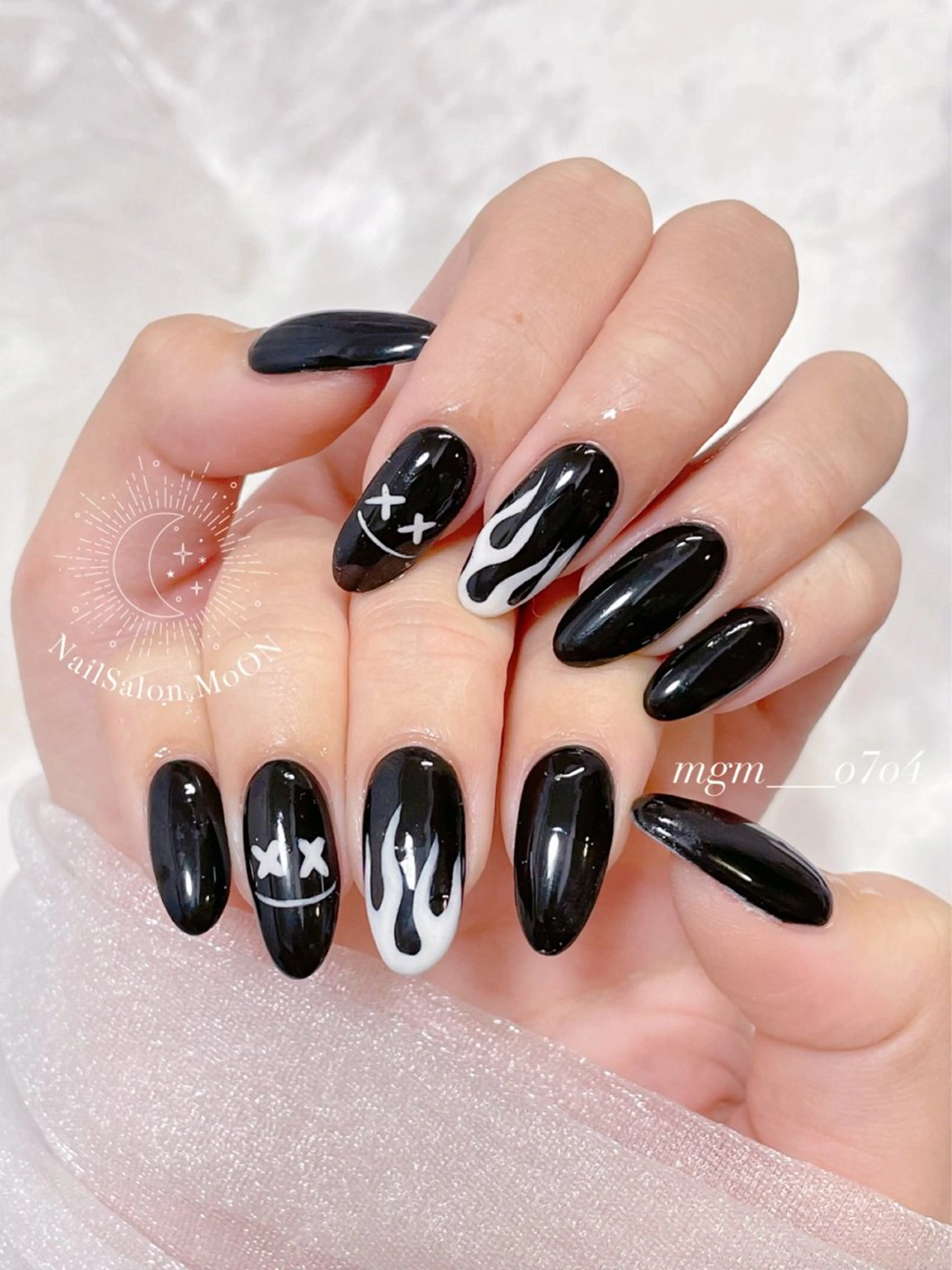 ハンドネイル ハンドケア MoON...❤︎ MeGuのネイルデザイン